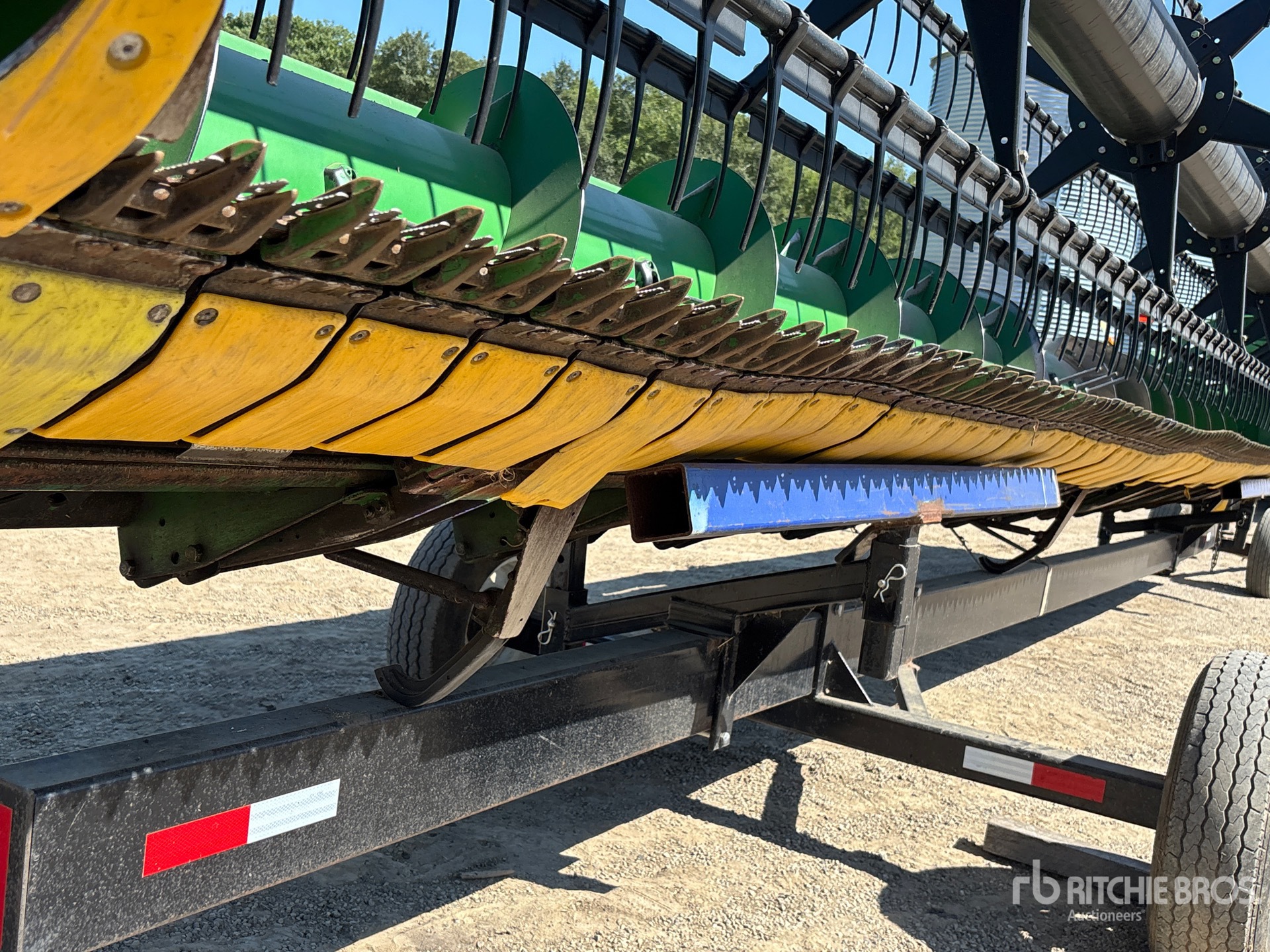 2011 John Deere 630F