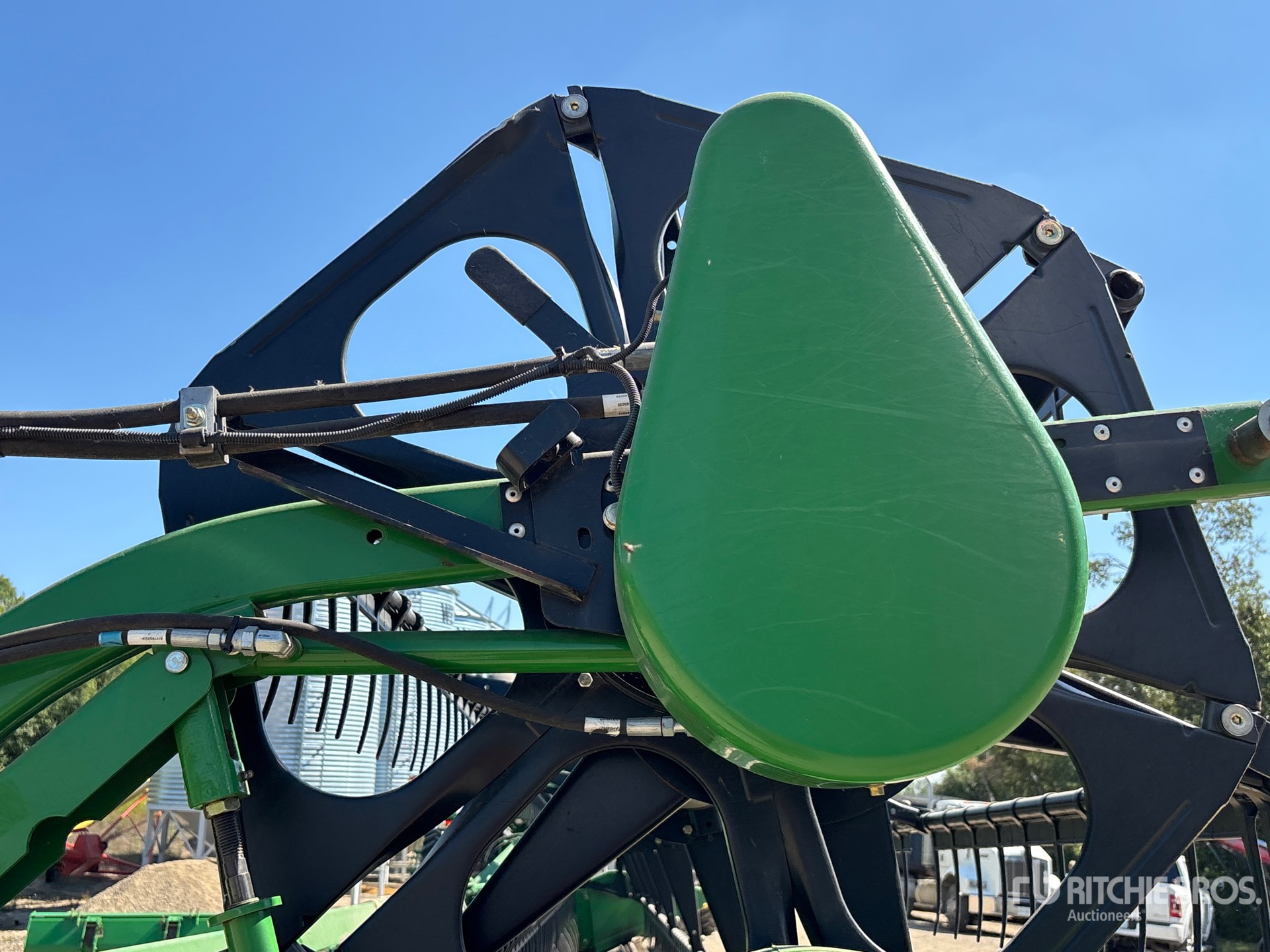 2011 John Deere 630F