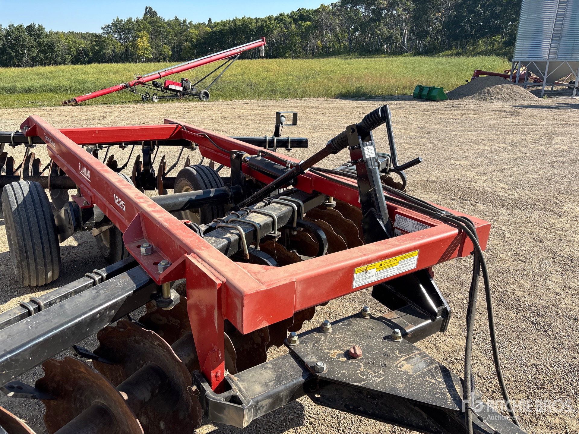 2018 Farm King 1225