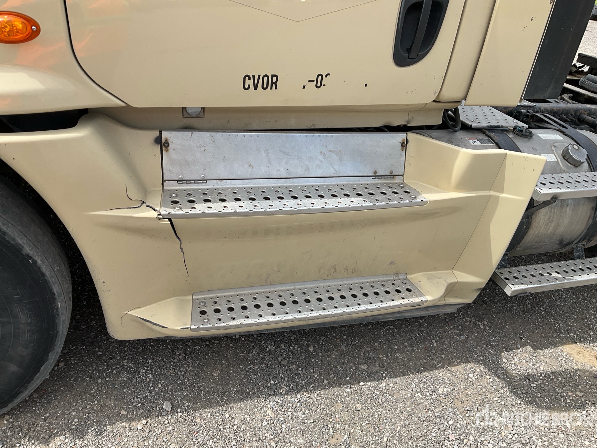 2017 Freightliner CASCADIA 125