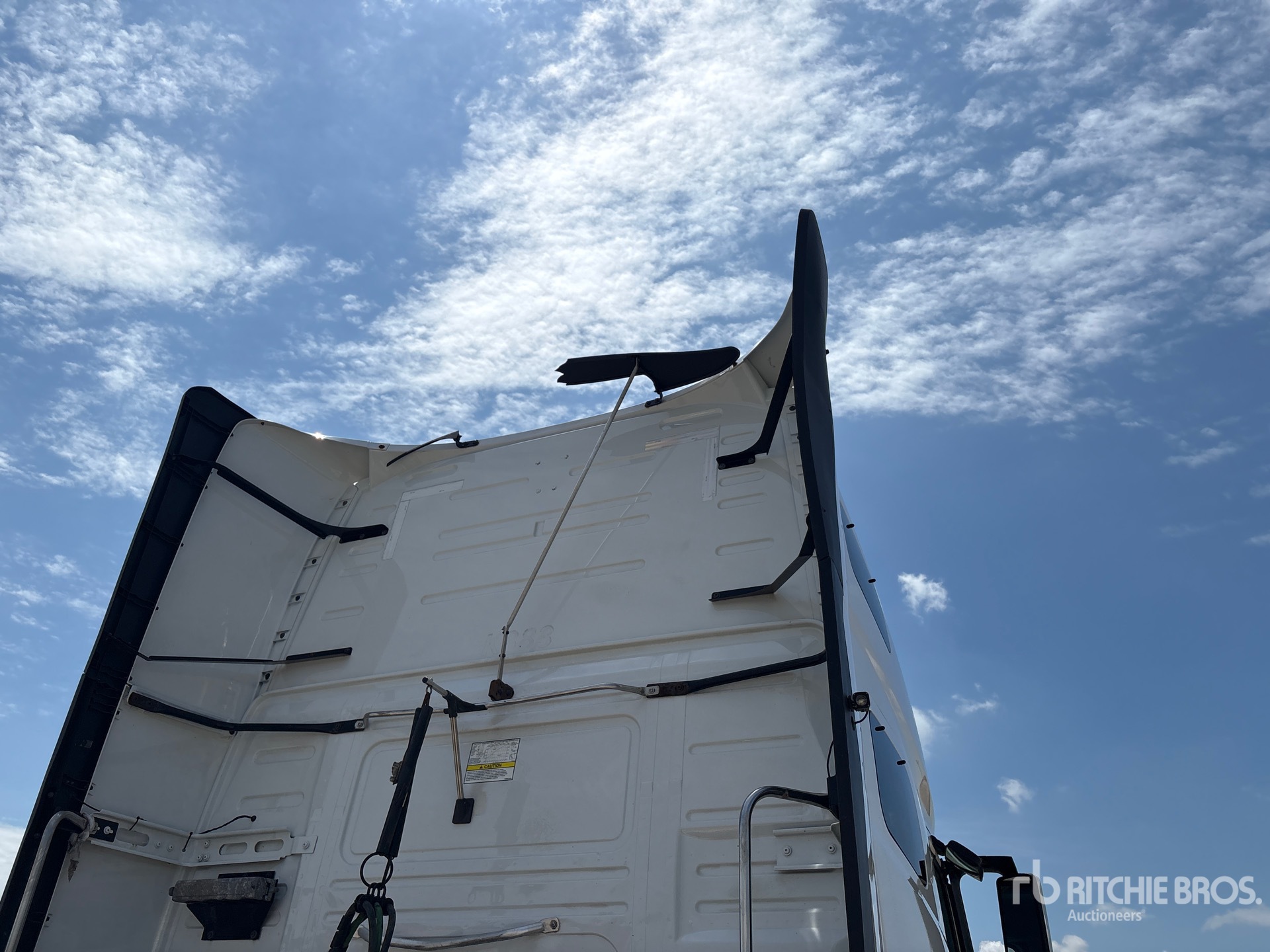 2021 Volvo VNL760