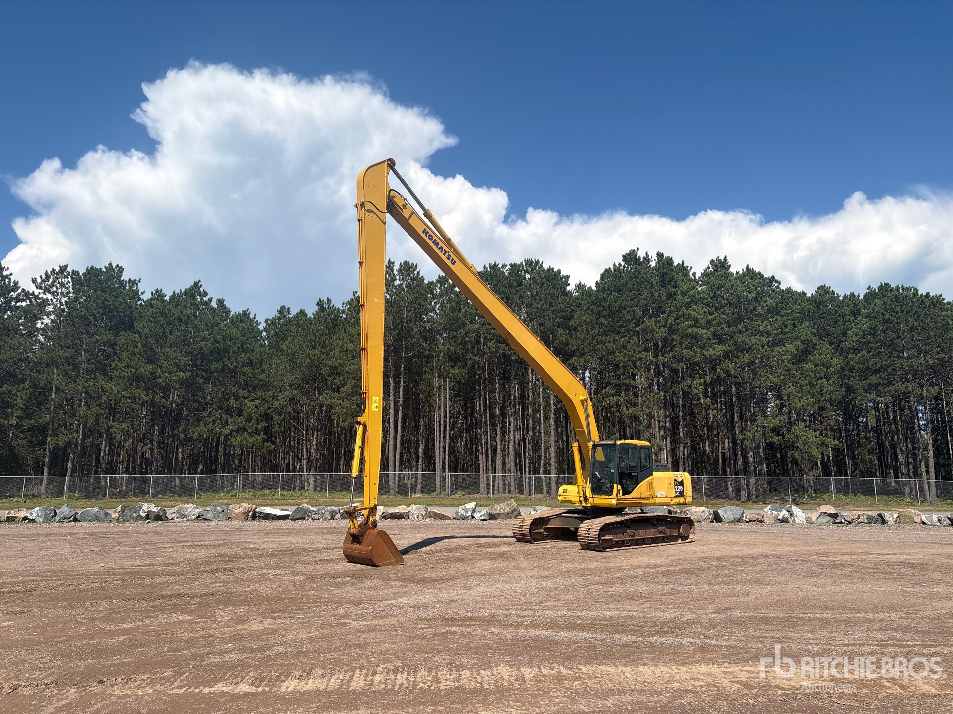 2003 Komatsu PC220LC-7