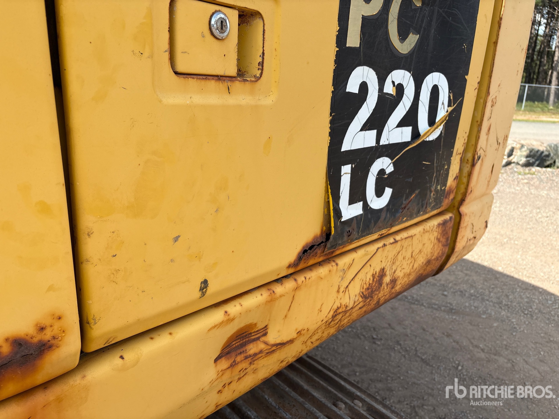 2003 Komatsu PC220LC-7