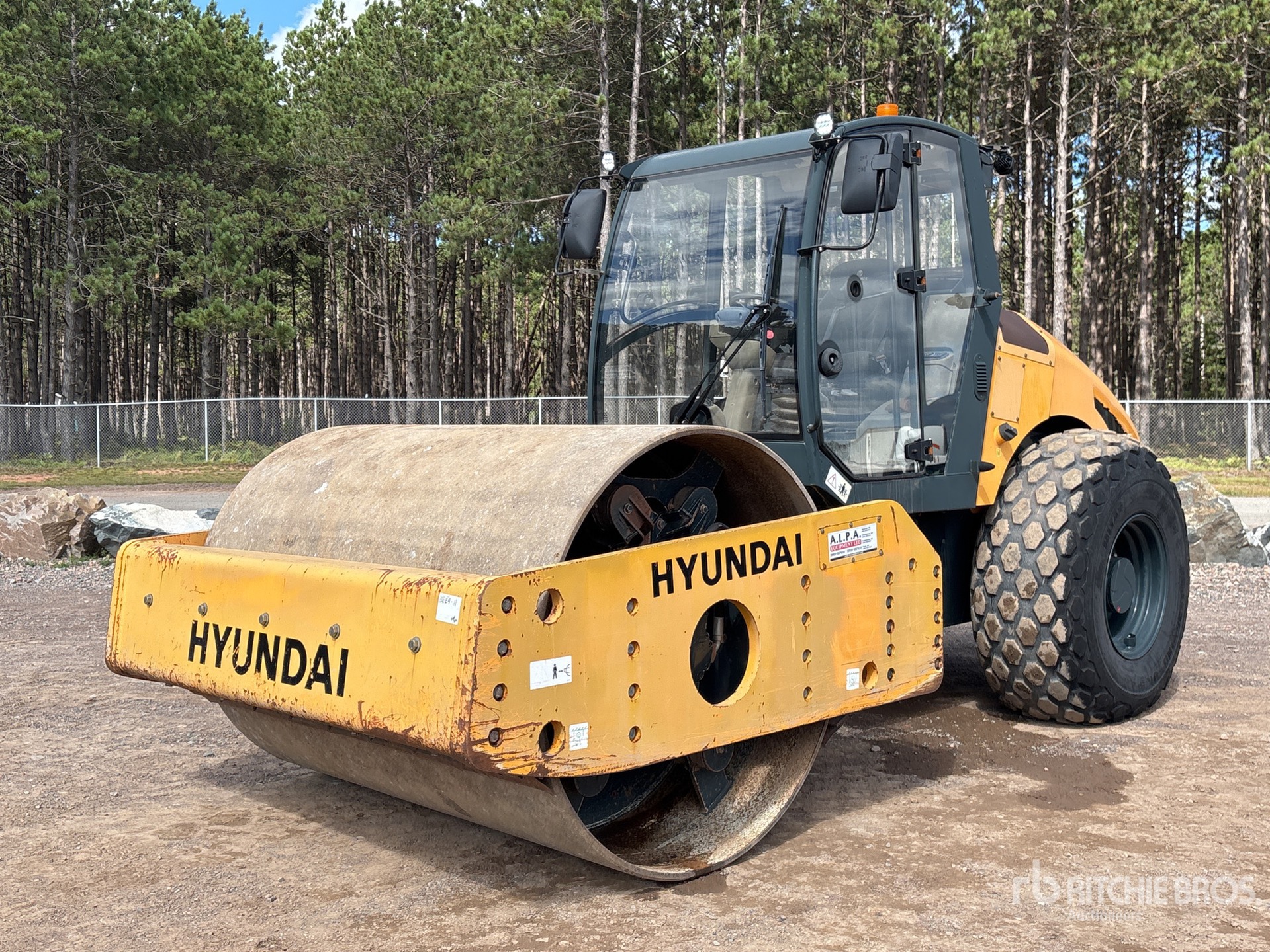 Photo of 2017 Hyundai HR120C-9