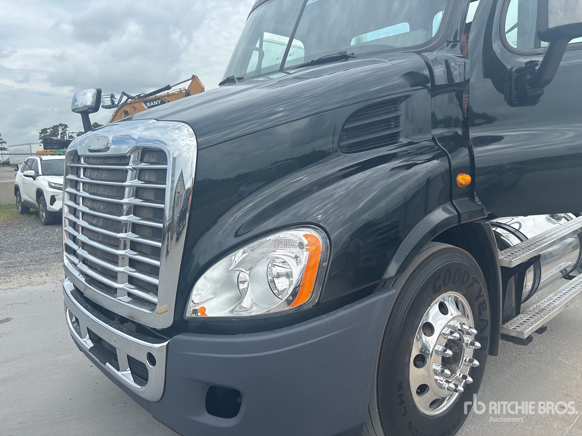 2014 Freightliner CASCADIA 113