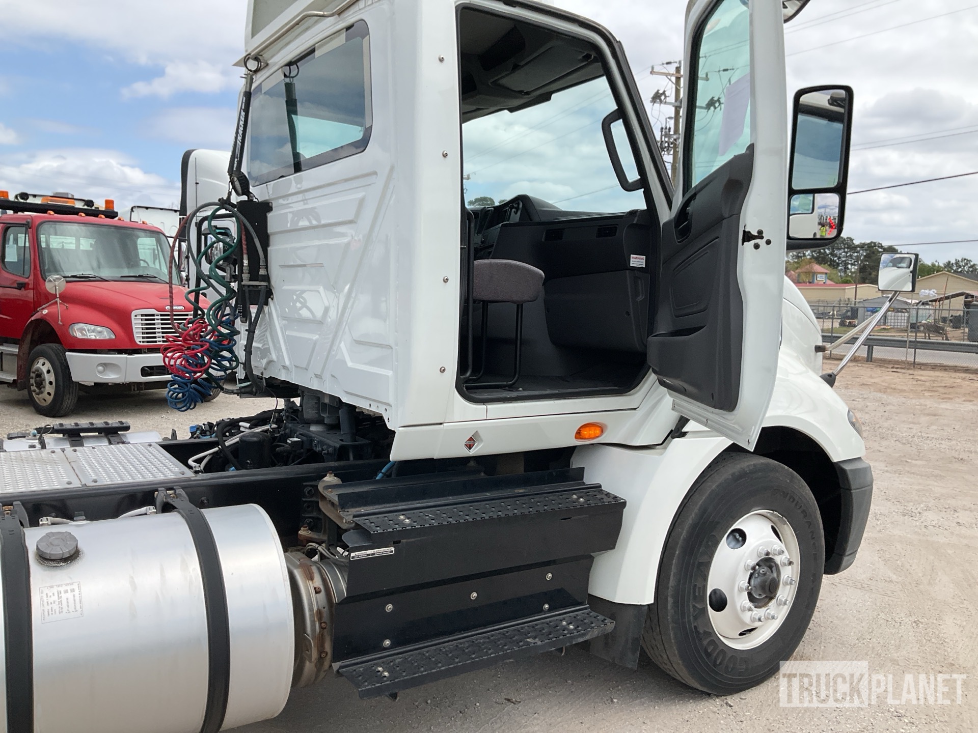 2020 International RH613