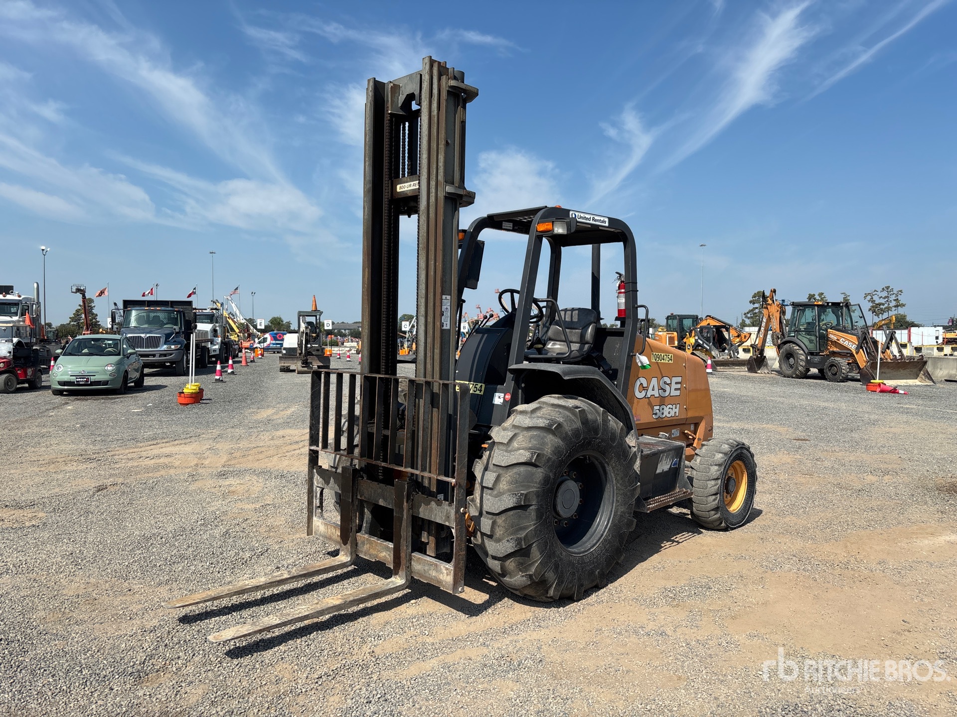 Photo of 2019 Case 586H
