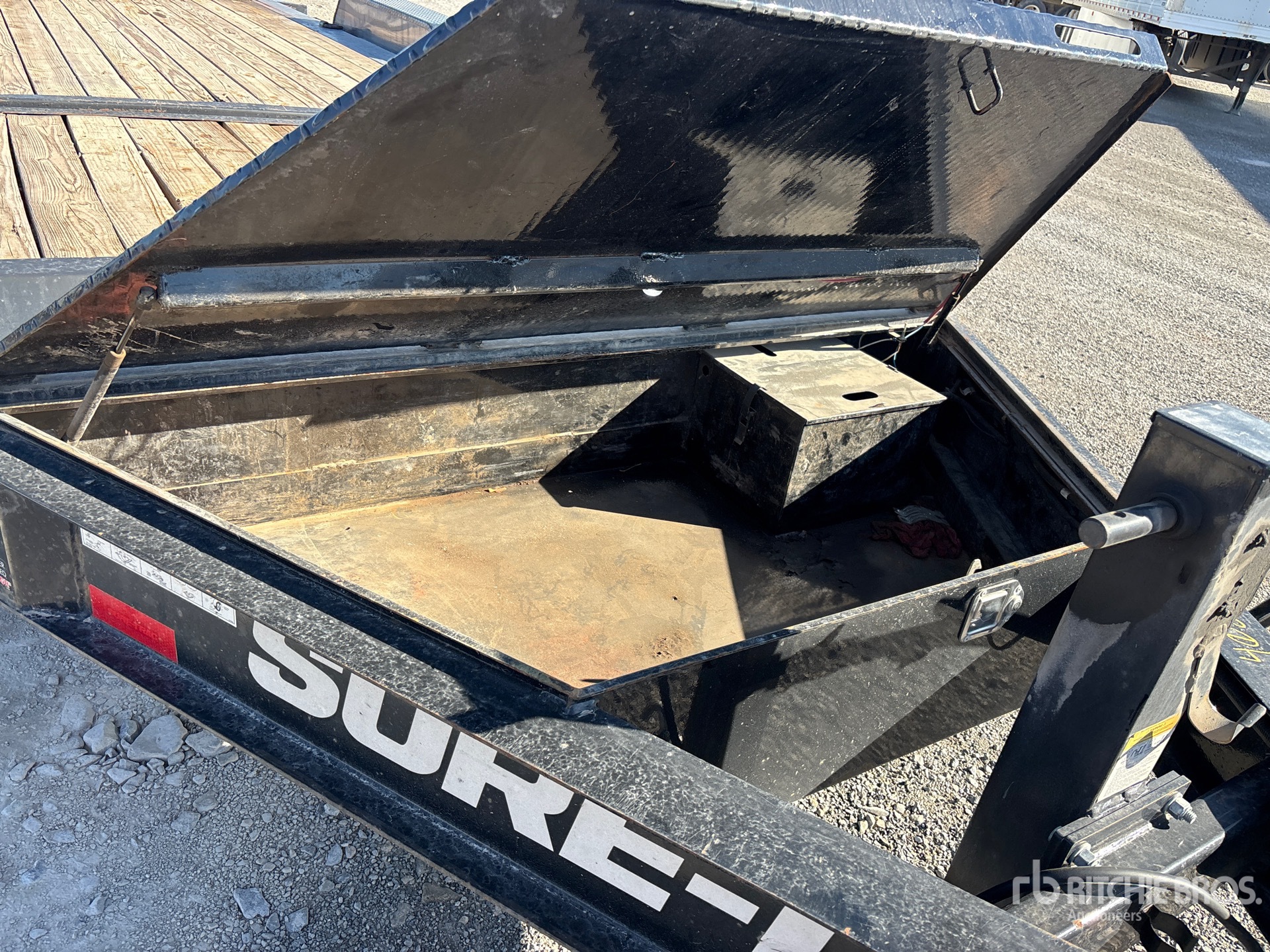 2025 Sure-Trac 22 ft T/A