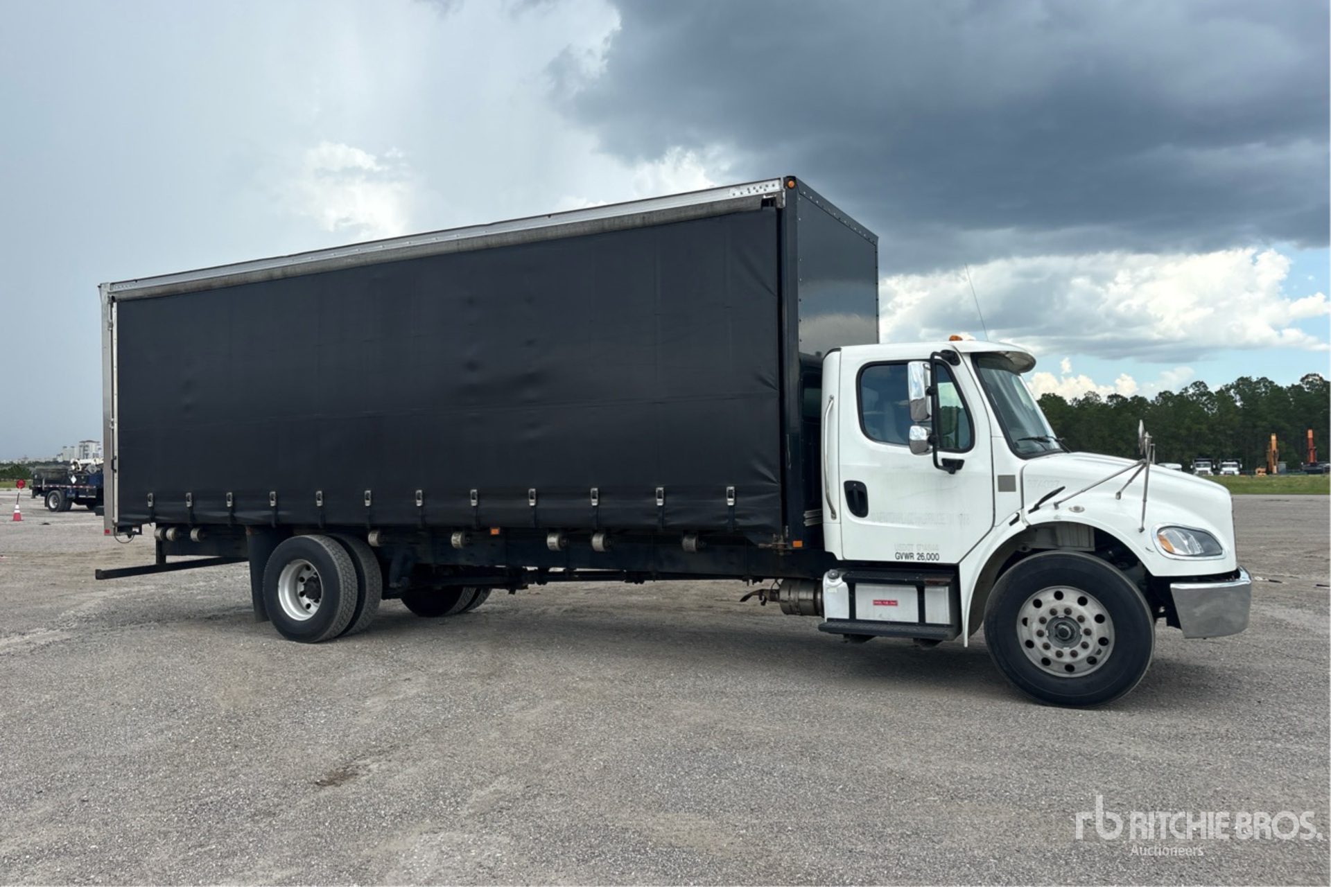 2021 Freightliner M2 106