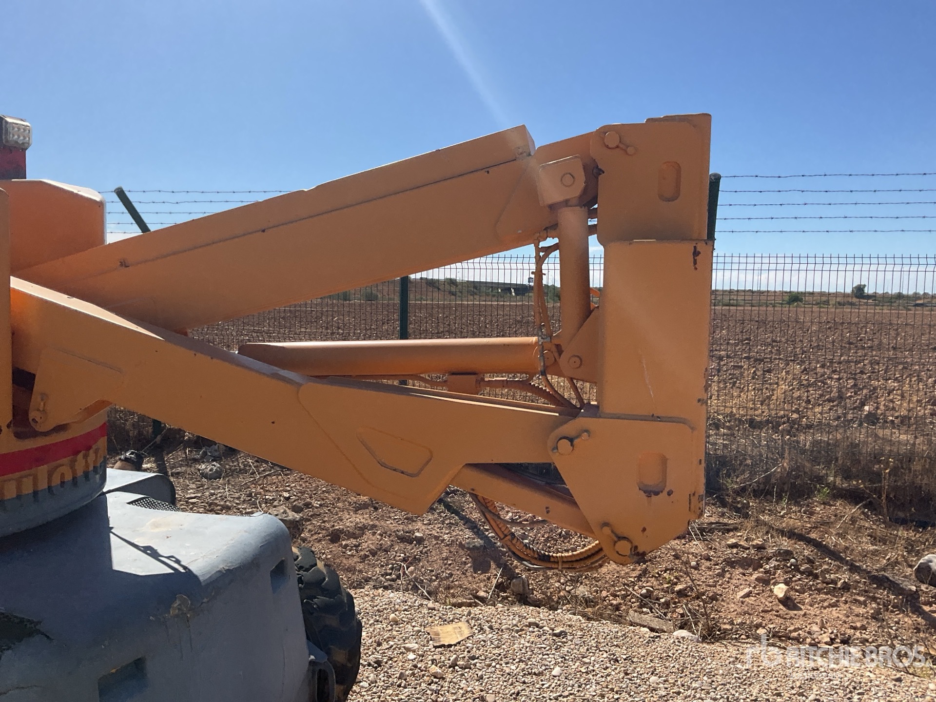2000 Haulotte HA12DX
