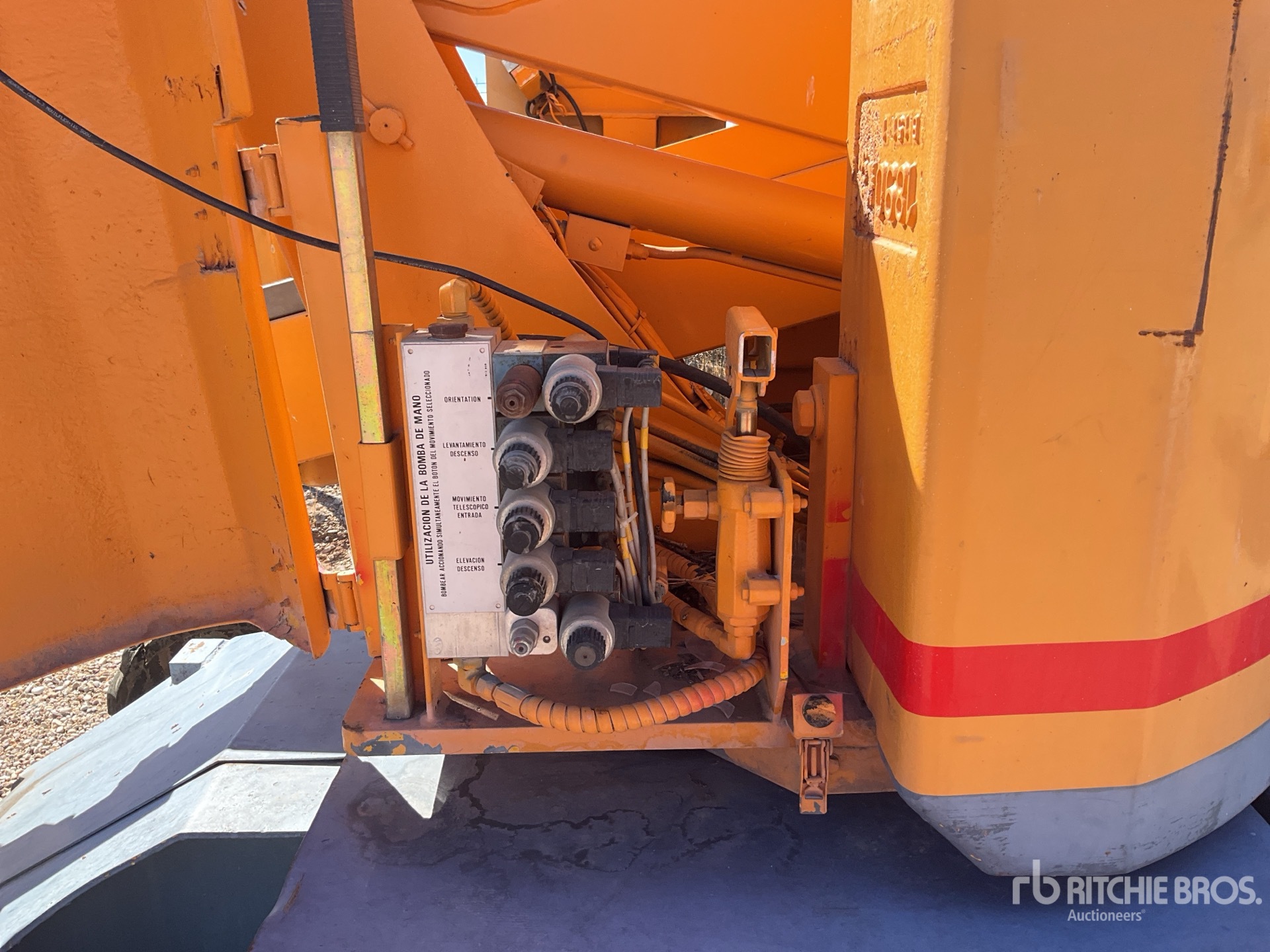 2000 Haulotte HA12DX