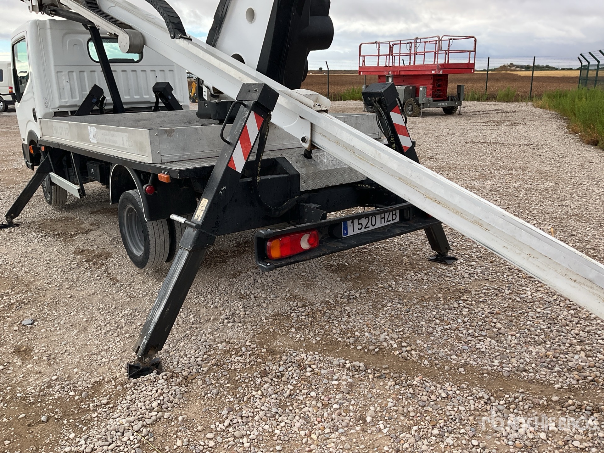2013 Nissan CABSTAR NT400 3