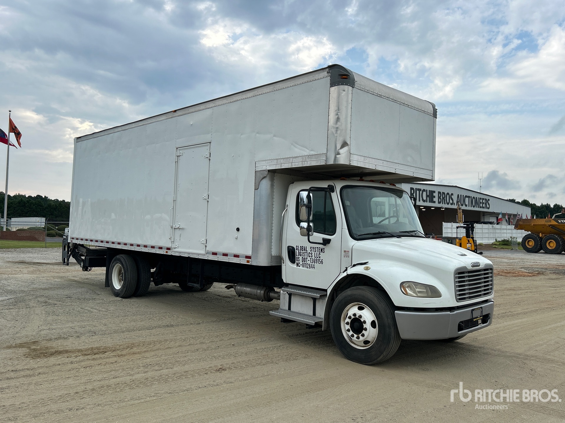 2016 Freightliner M2 106