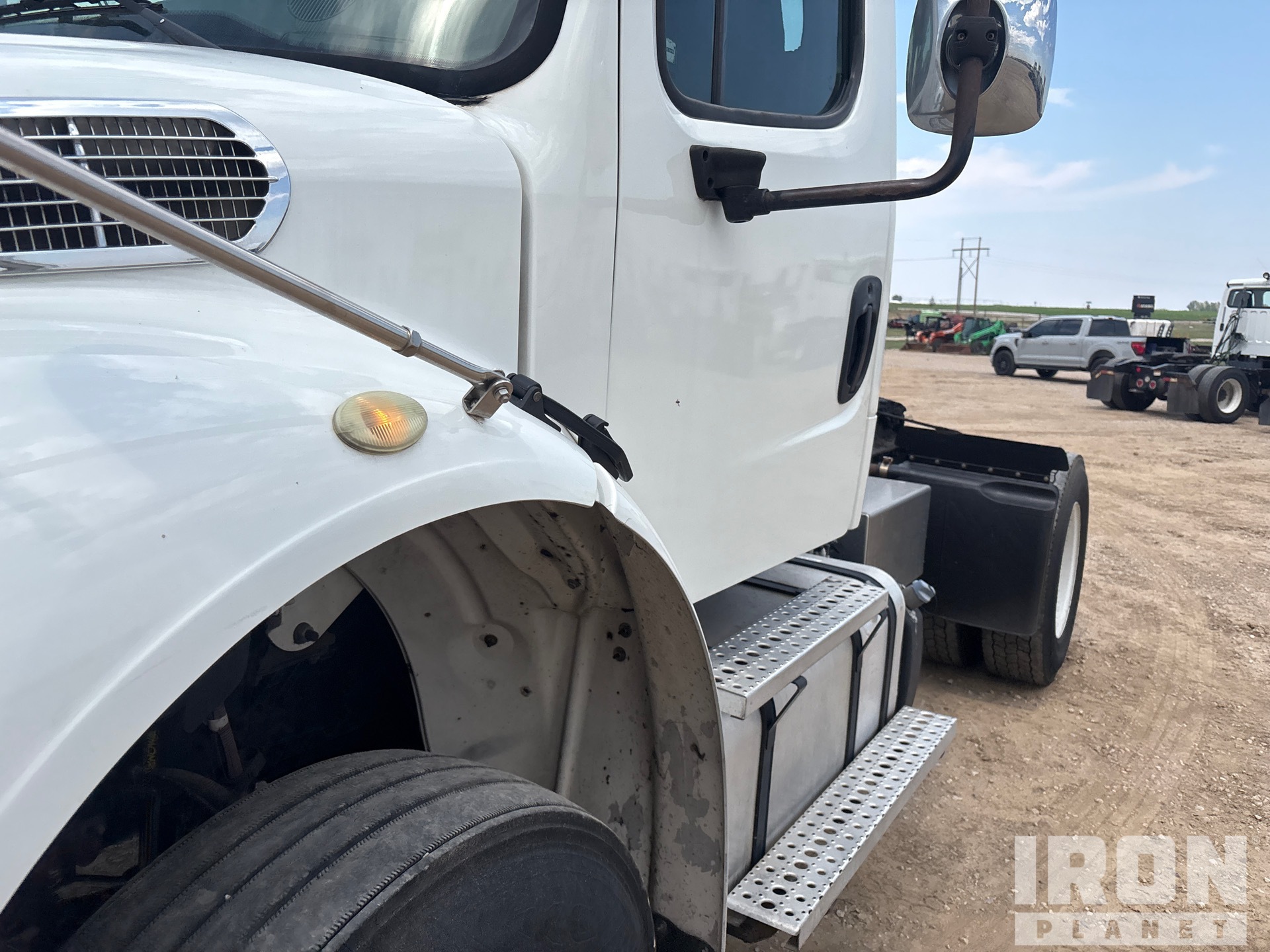 2014 Freightliner M2 106