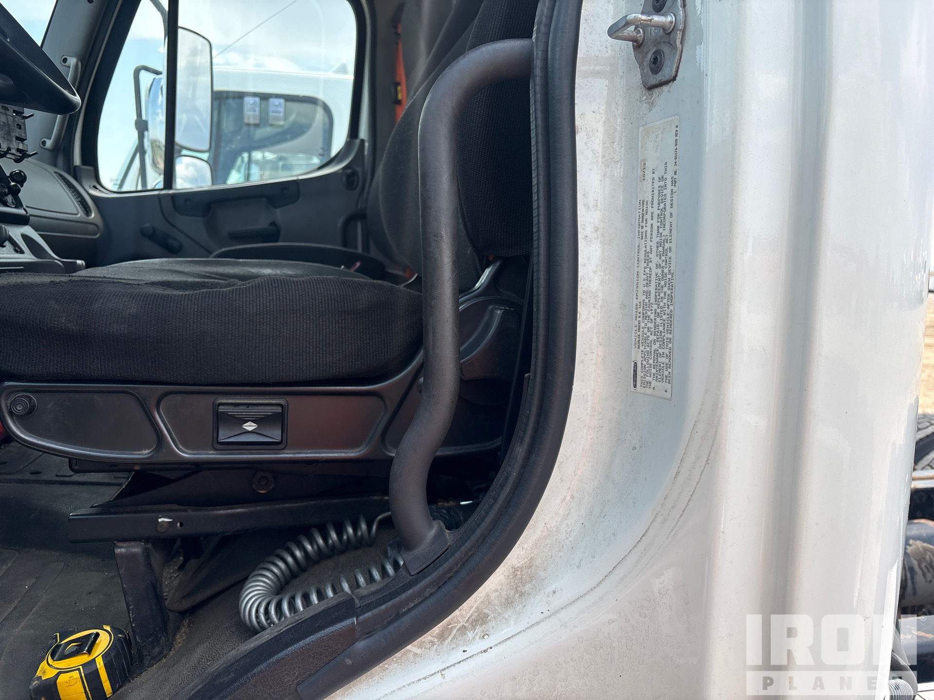 2014 Freightliner M2 106