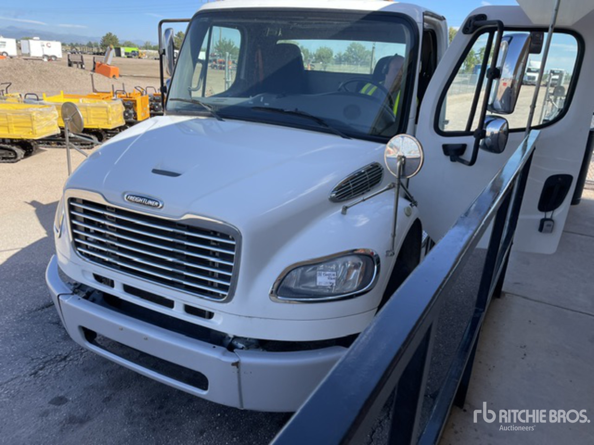 2014 Freightliner M2 106