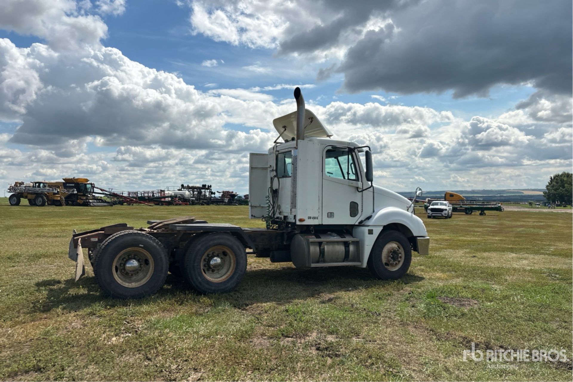 2004 Freightliner Columbia 120