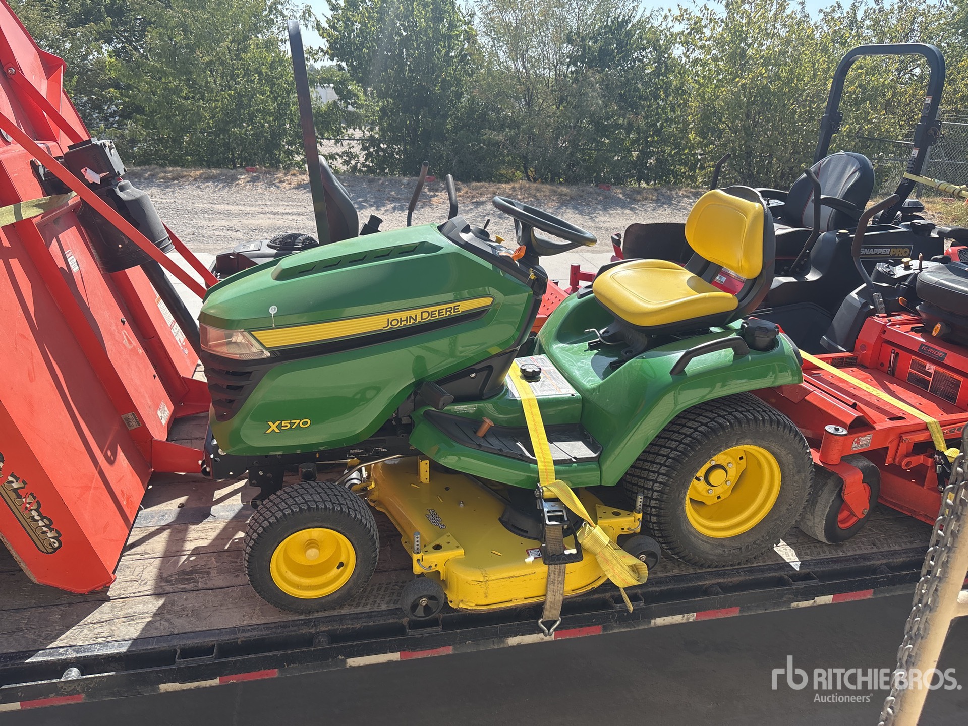 John Deere X570