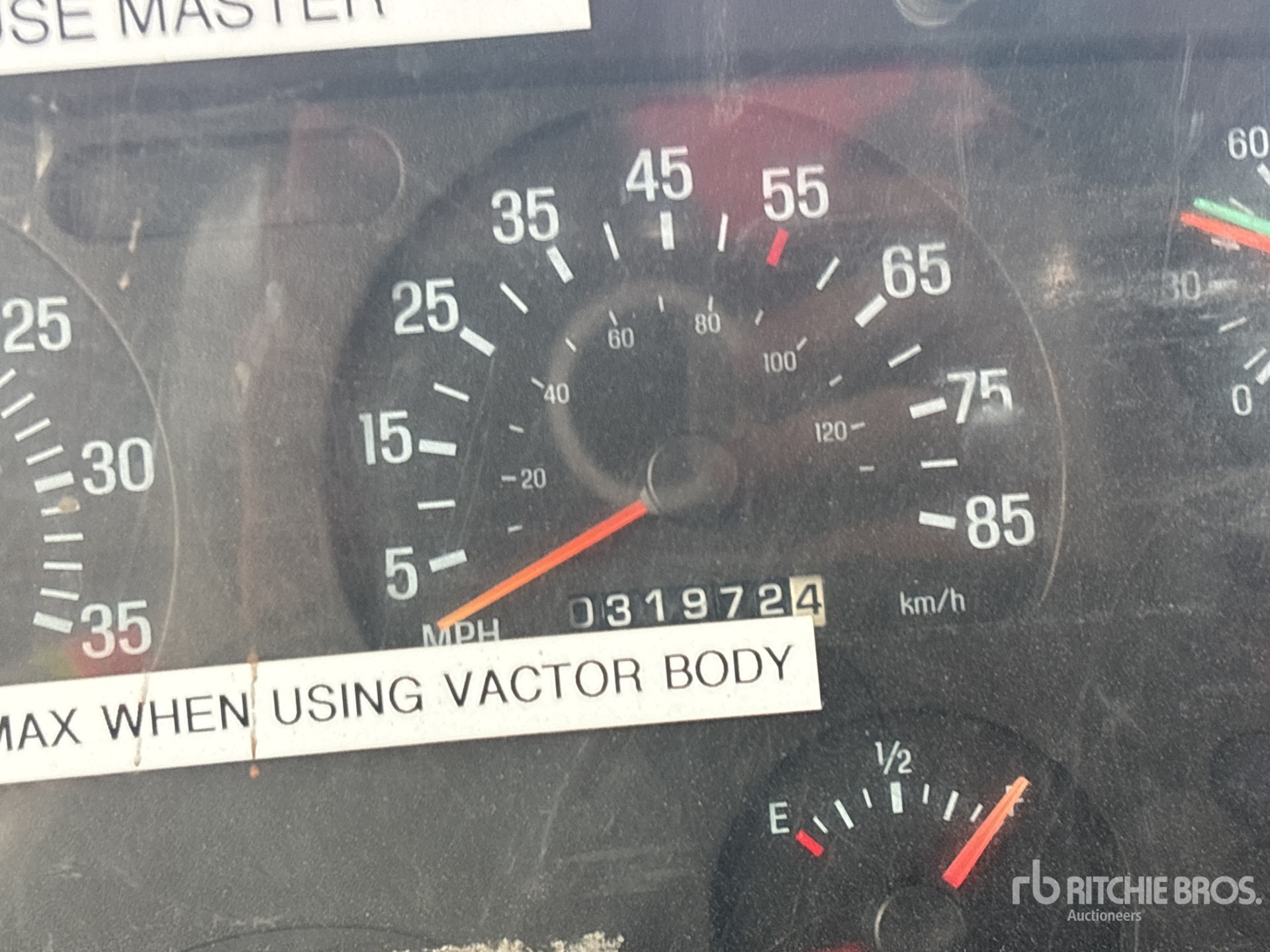 1998 Ford L8000