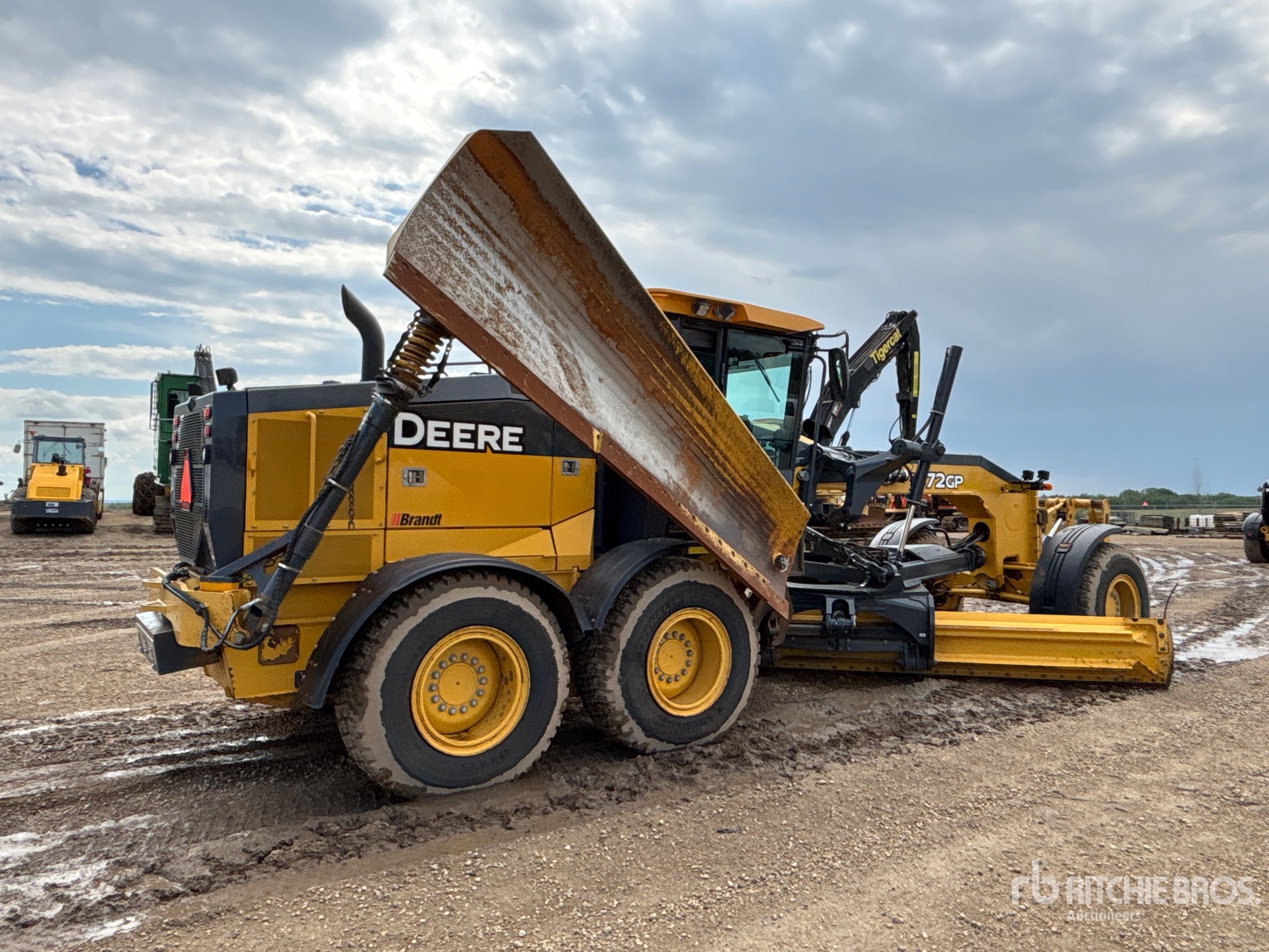 General Appearance with Bild, Ecke hinten rechts