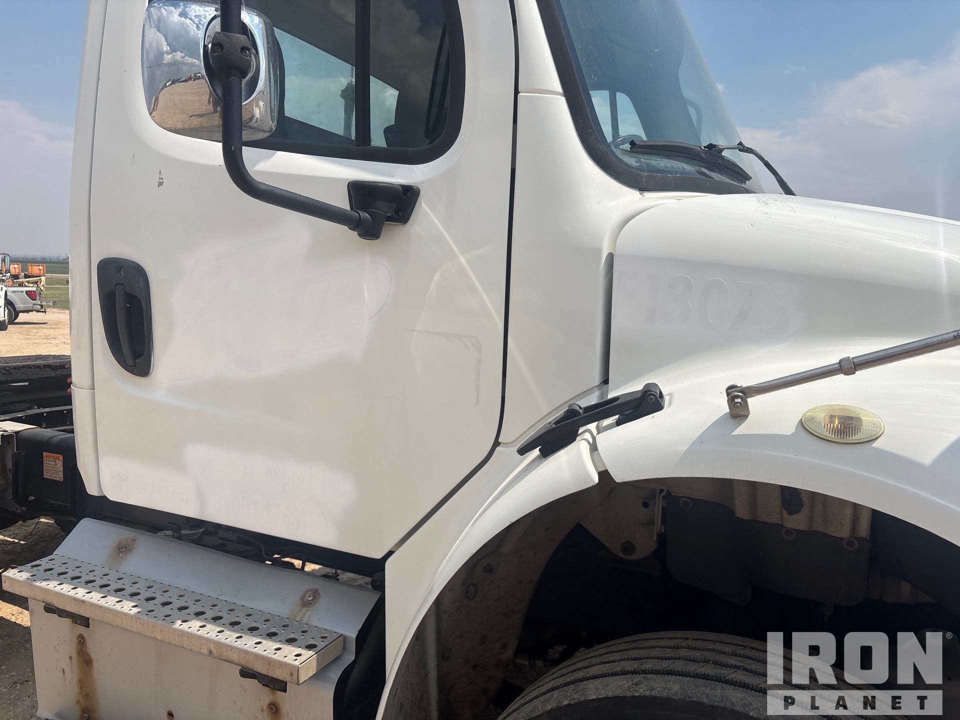 2014 Freightliner M2 106