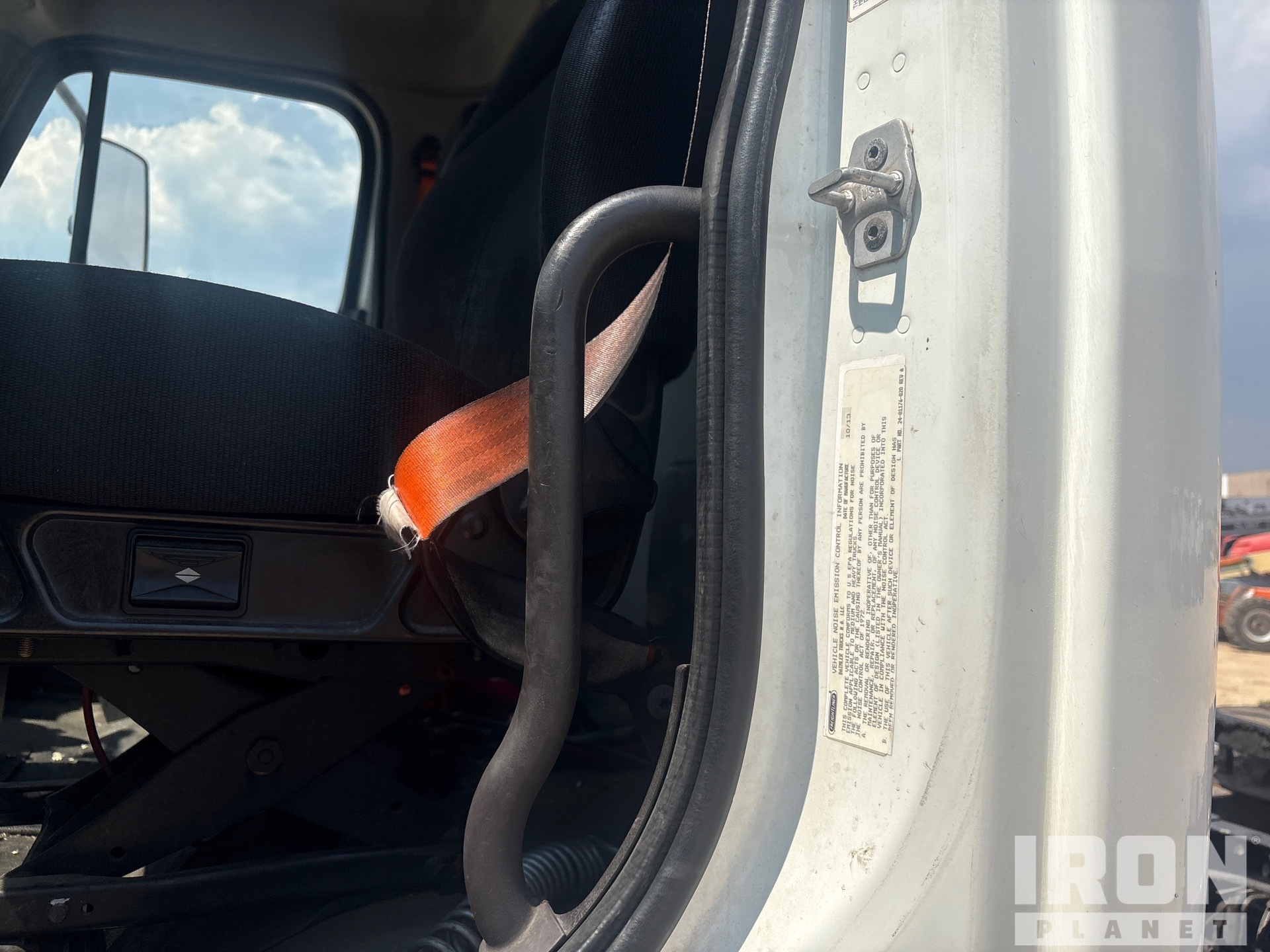 2014 Freightliner M2 106