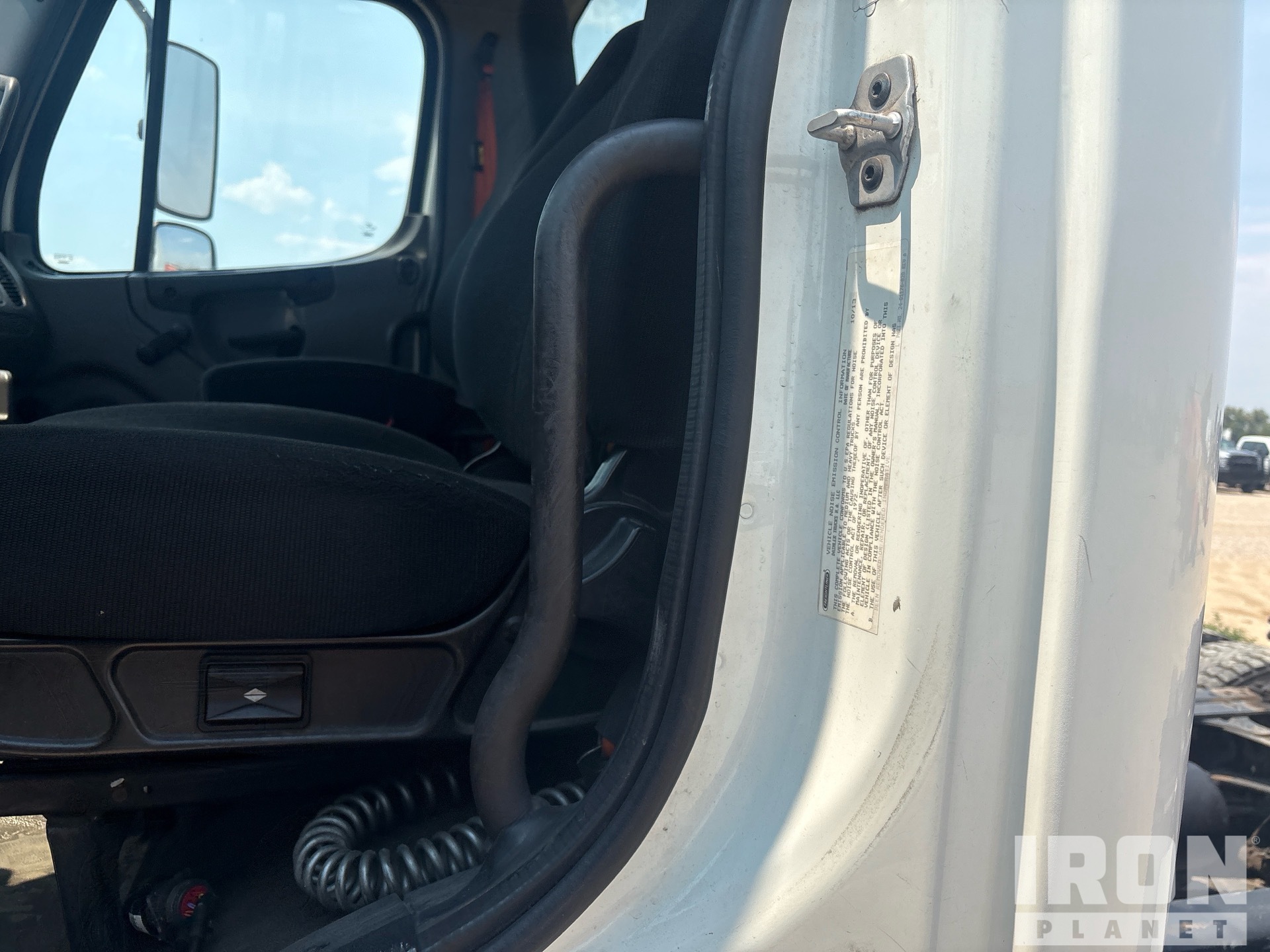 2014 Freightliner M2 106