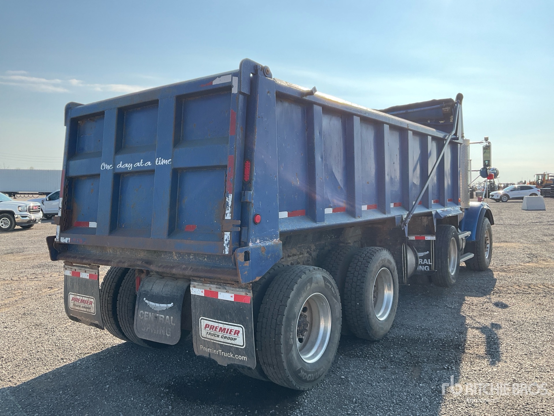 2001 Freightliner FLD 112SD