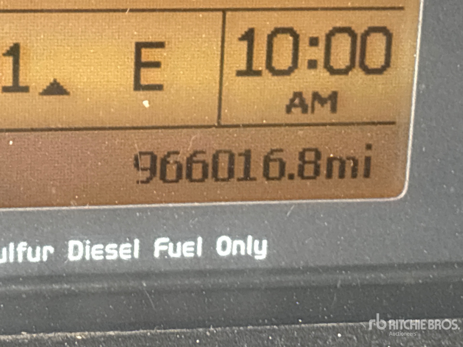 2015 Volvo VNL760