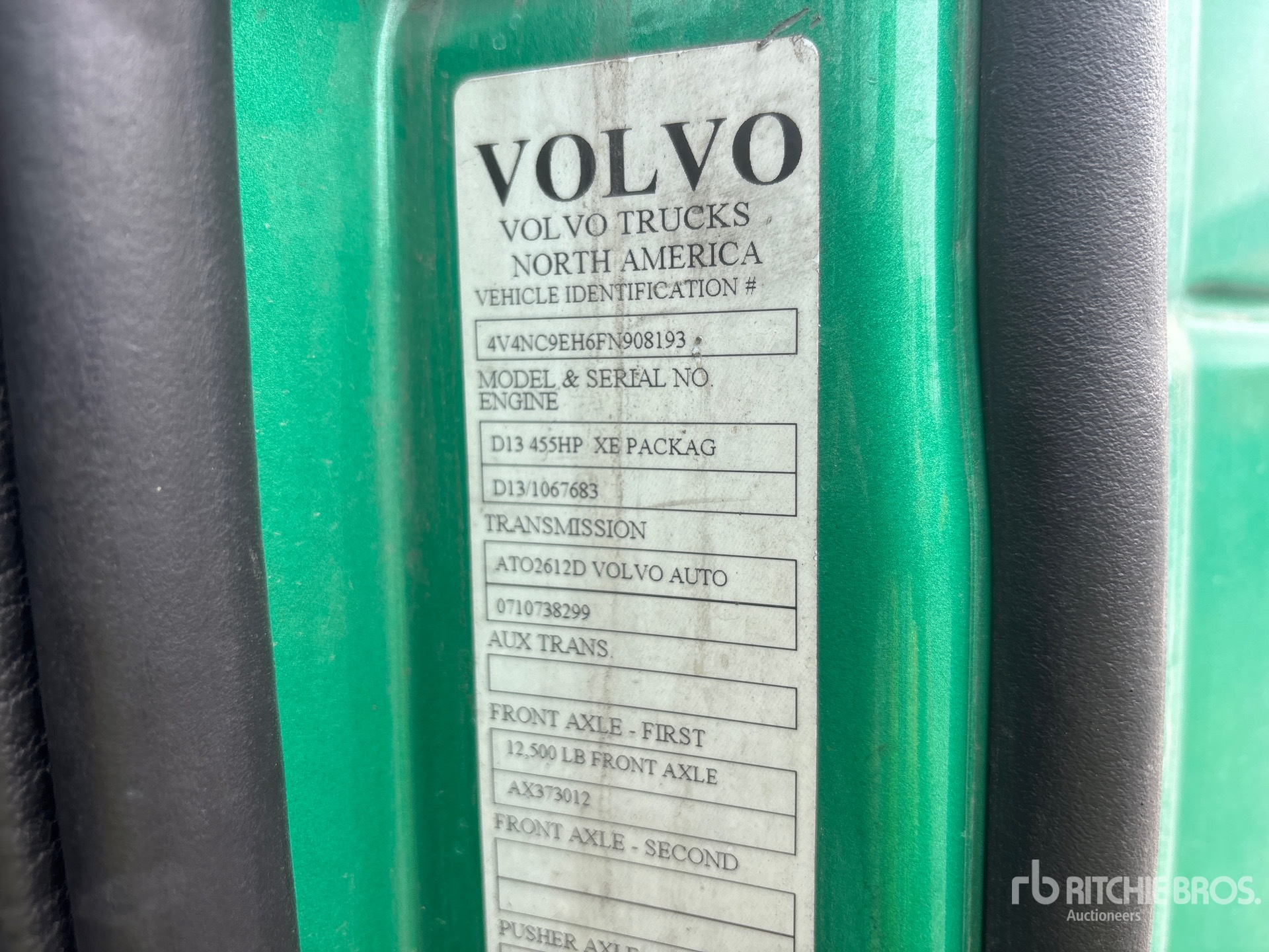 2015 Volvo VNL760