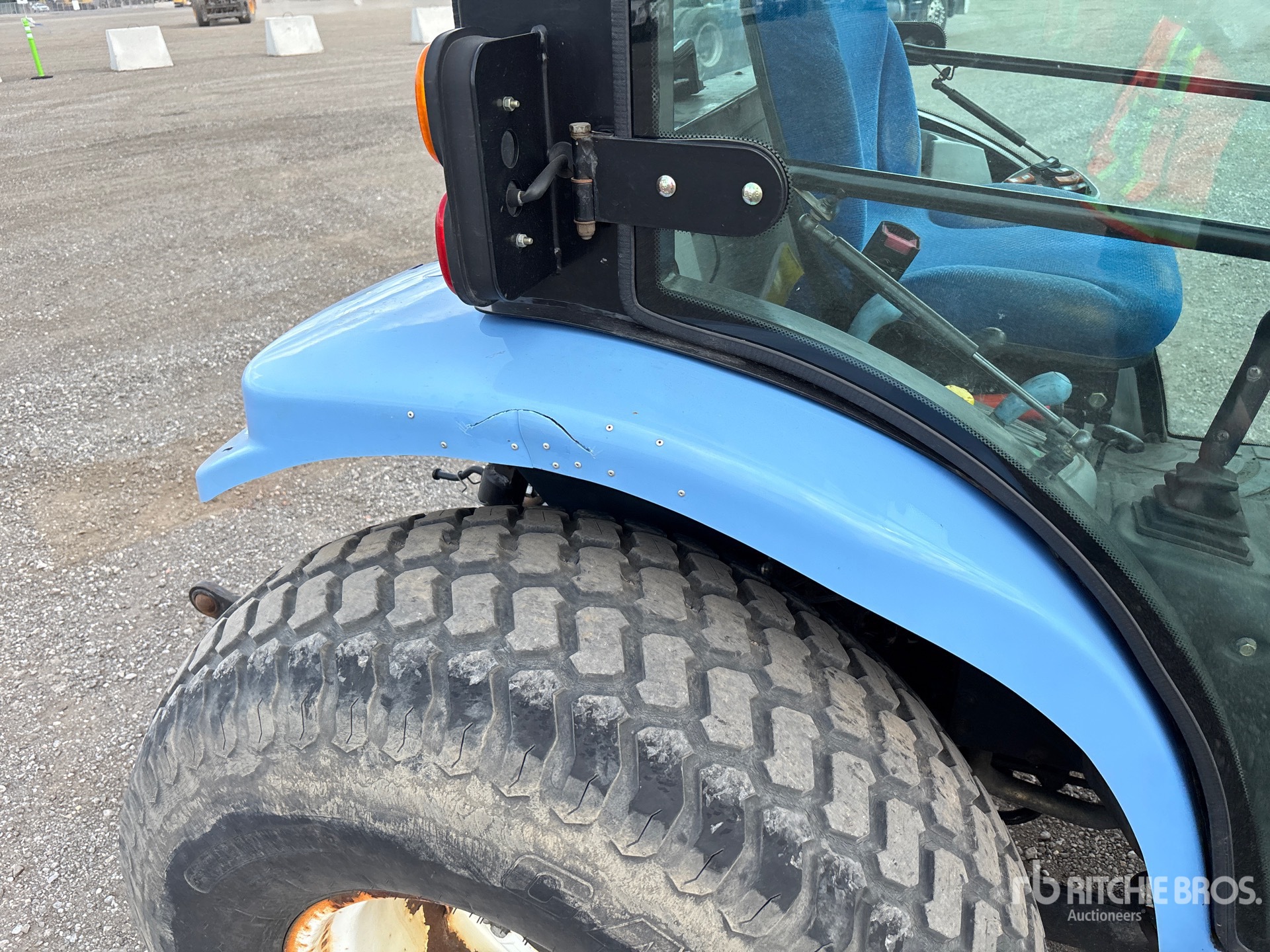 2010 New Holland 3050