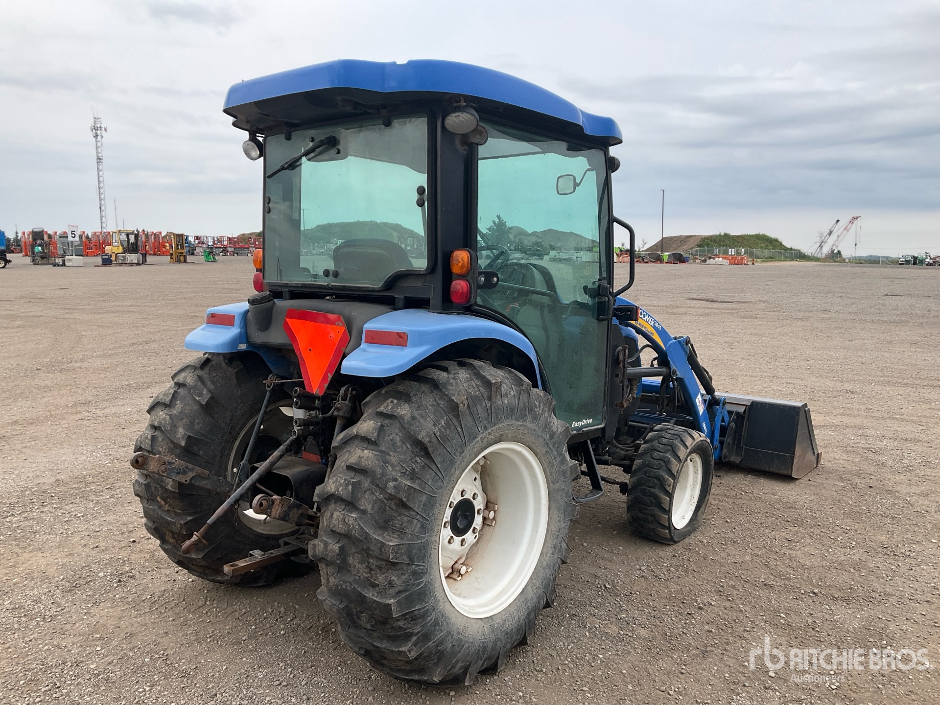 2009 New Holland 3045