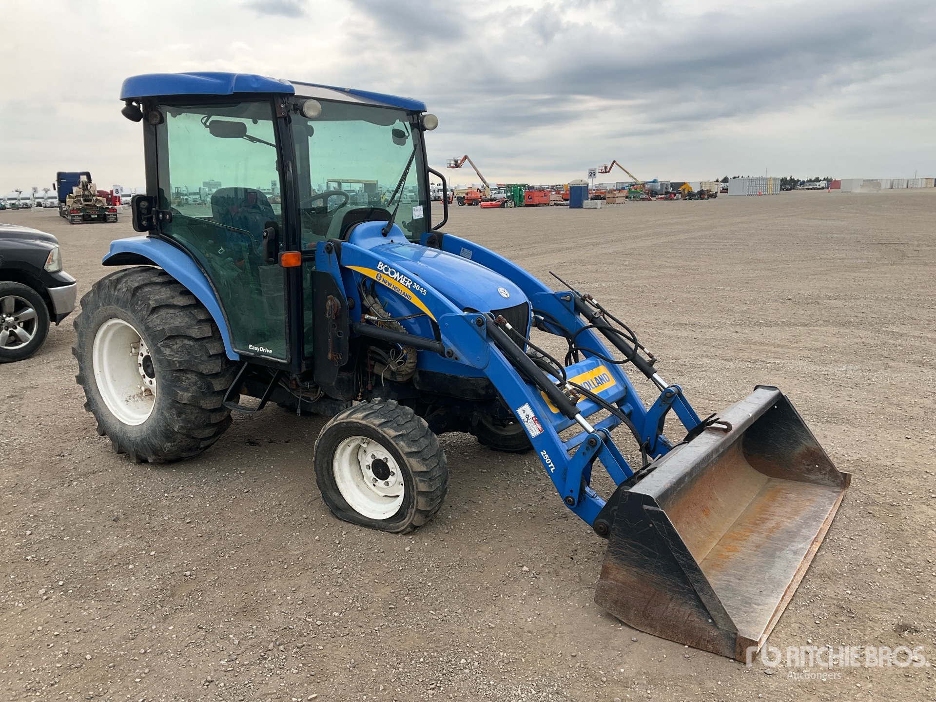 2009 New Holland 3045