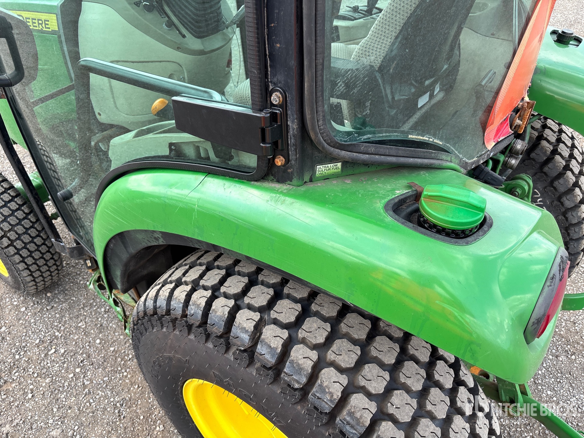 2018 John Deere 3046R