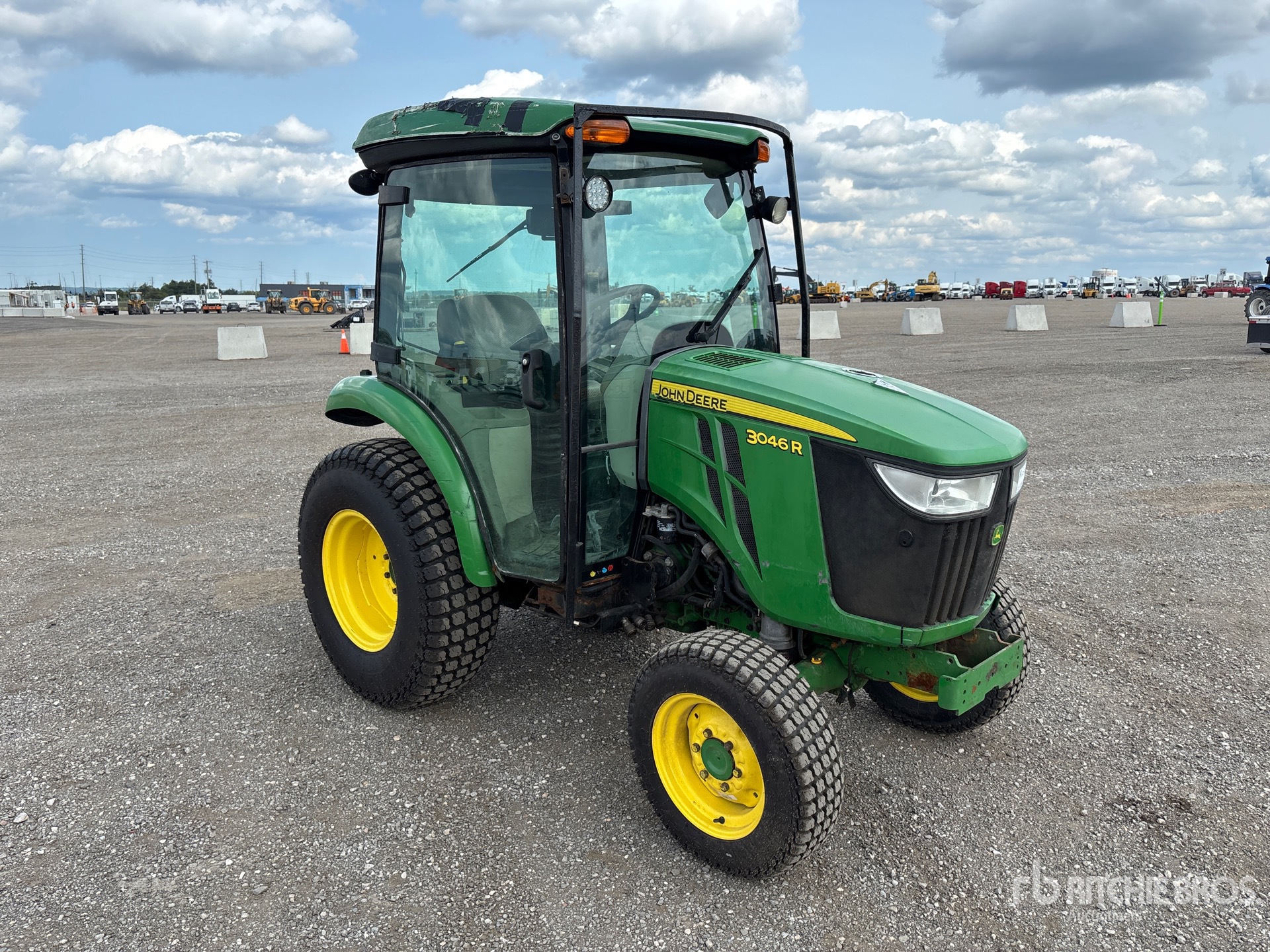 2018 John Deere 3046R