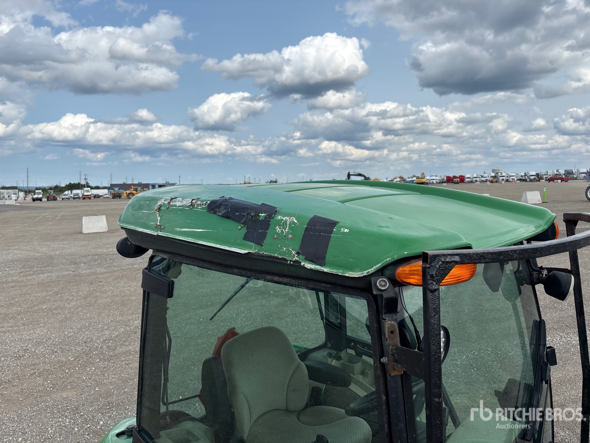 2018 John Deere 3046R