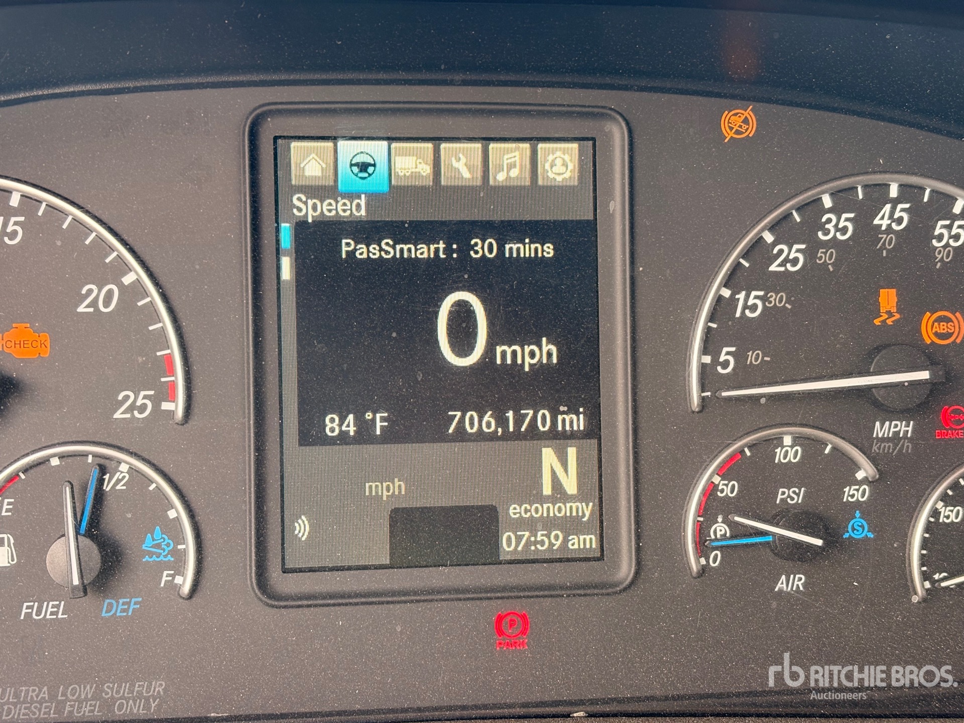 2021 Freightliner CASCADIA 126