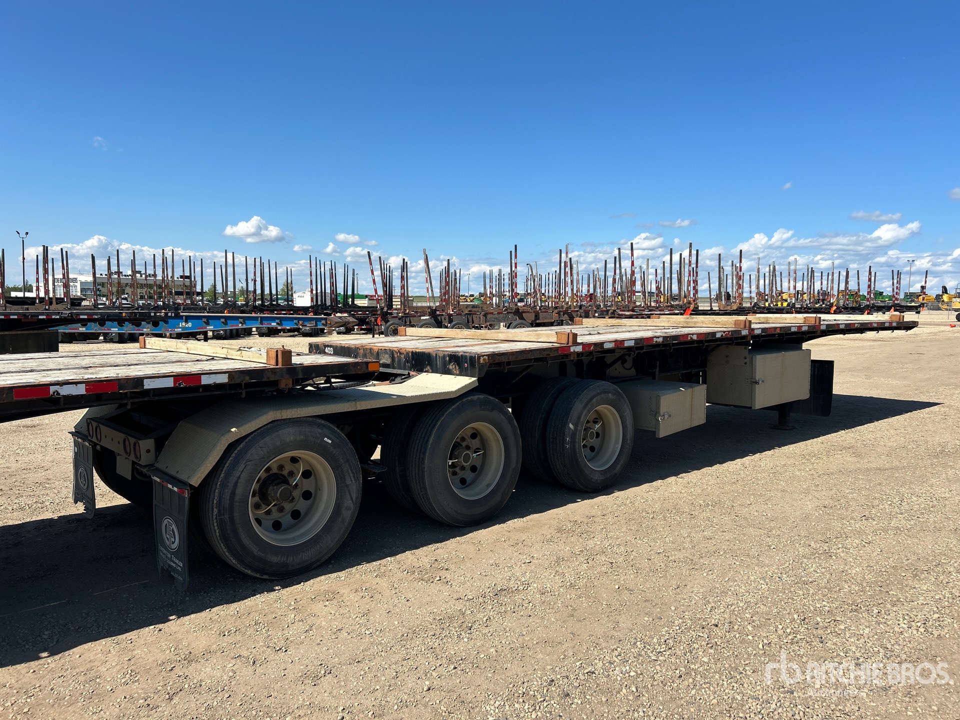 2019 Doepker 32 ft Super B-Train Lead