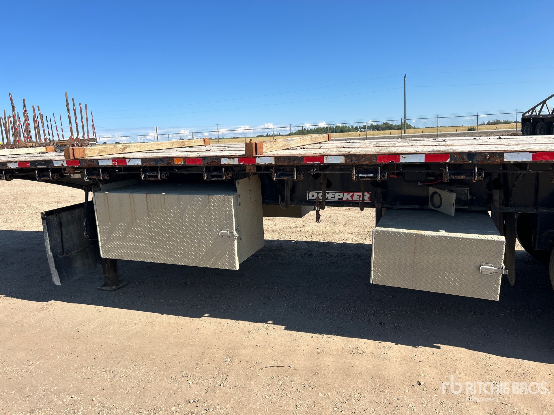 2019 Doepker 32 ft Super B-Train Lead