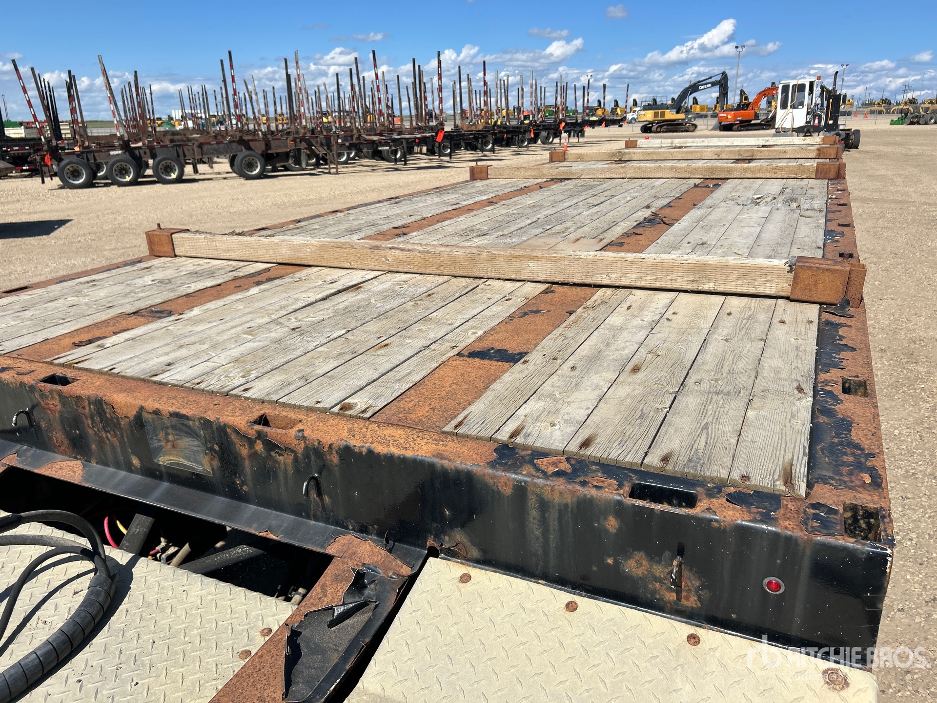 2019 Doepker 32 ft Super B-Train Lead