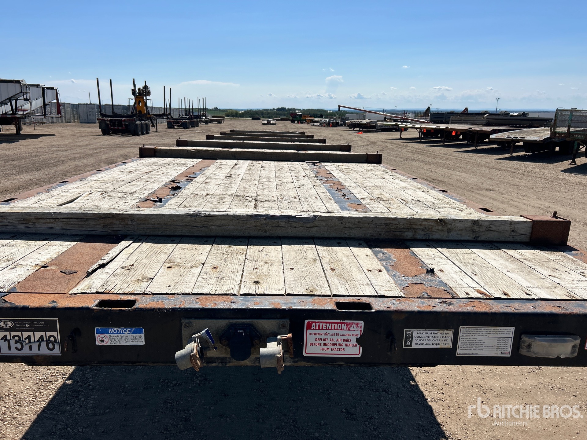 2019 Doepker 32 ft Super B-Train Lead