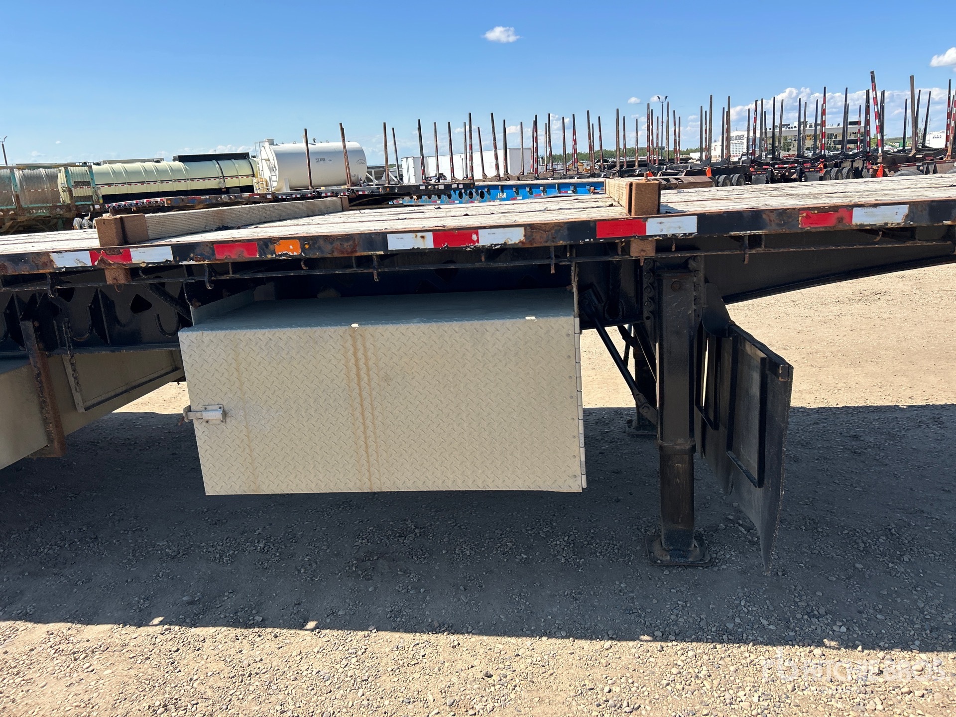 2019 Doepker 32 ft Super B-Train Lead