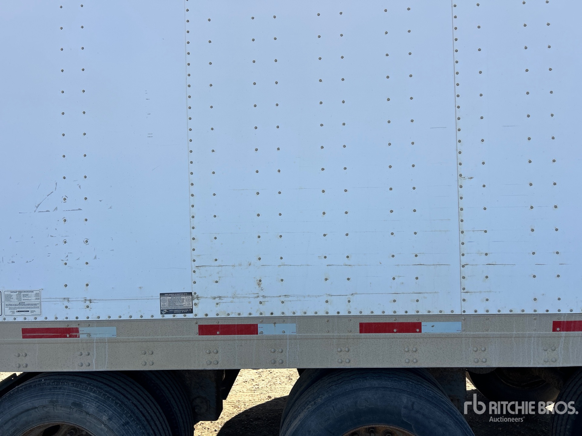 2006 Utility 53 ft x 102 in Sliding Tri/A Heated