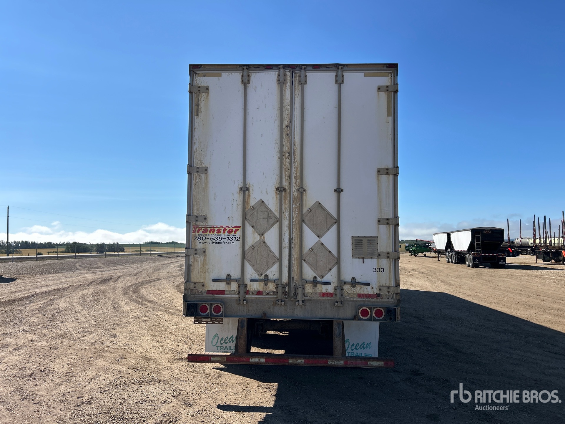 2006 Utility 53 ft x 102 in Sliding Tri/A Heated