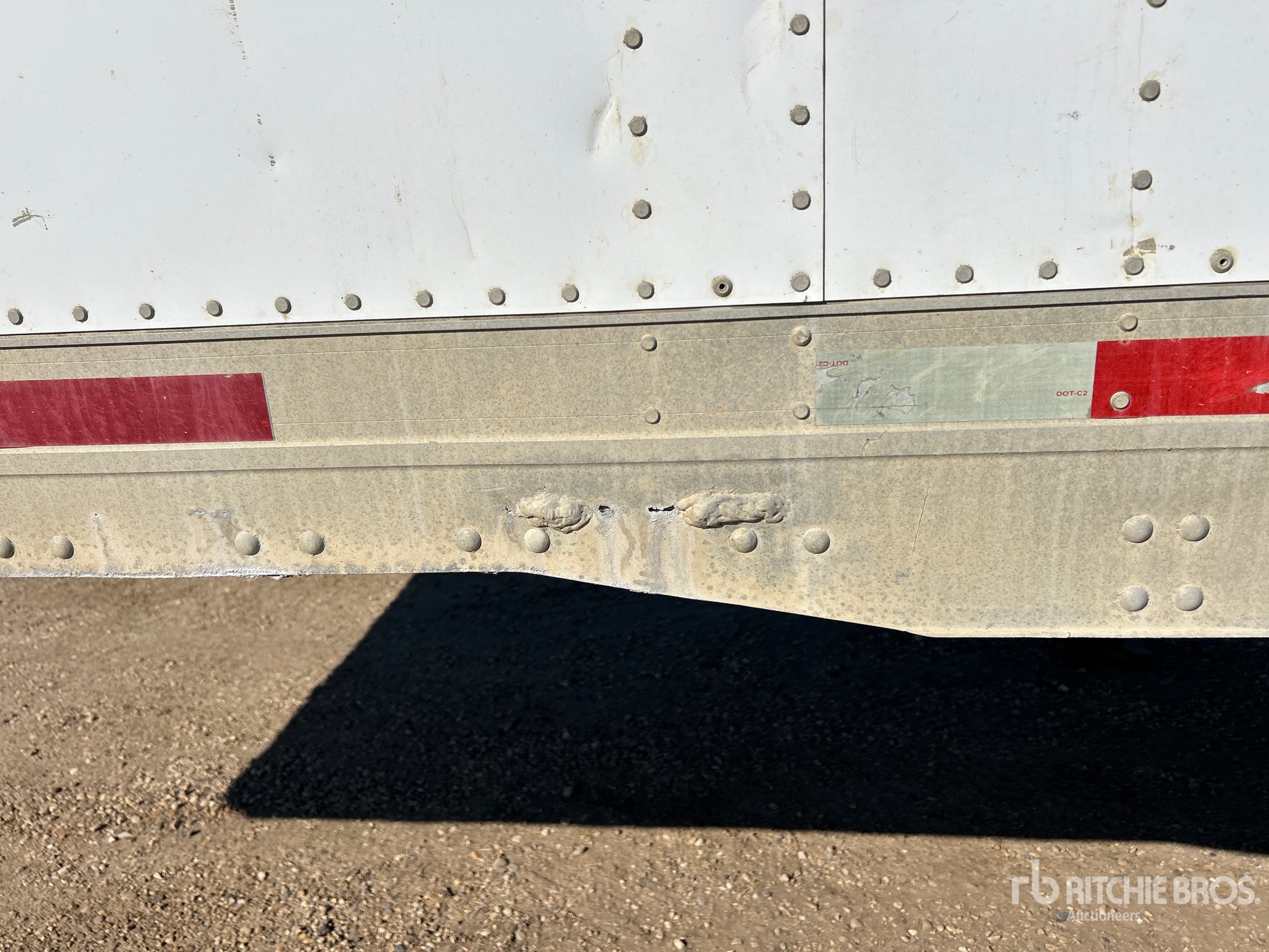 2006 Utility 53 ft x 102 in Sliding Tri/A Heated