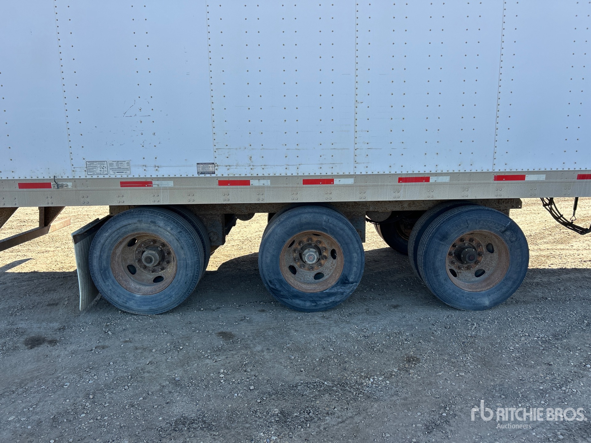 2006 Utility 53 ft x 102 in Sliding Tri/A Heated