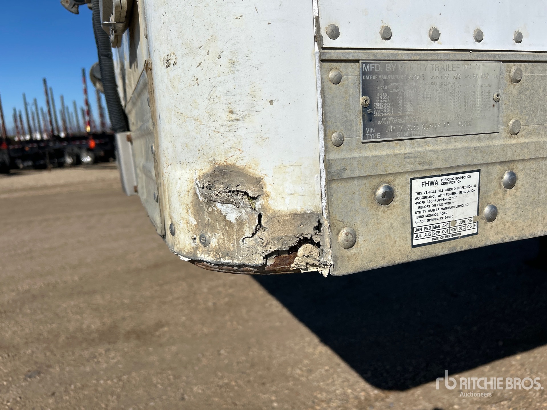 2006 Utility 53 ft x 102 in Sliding Tri/A Heated