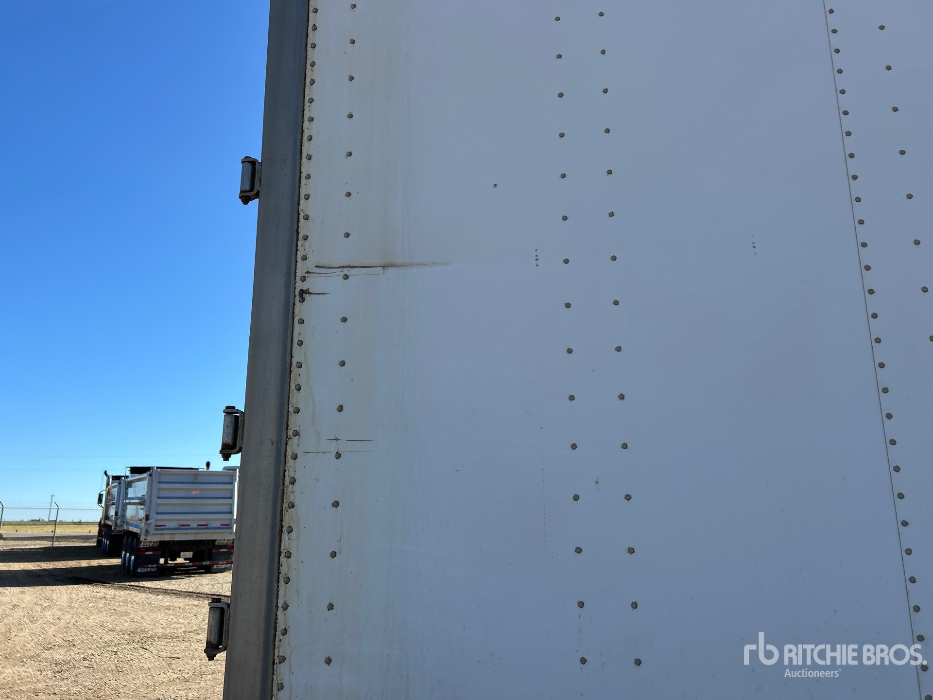 2006 Utility 53 ft x 102 in Sliding Tri/A Heated