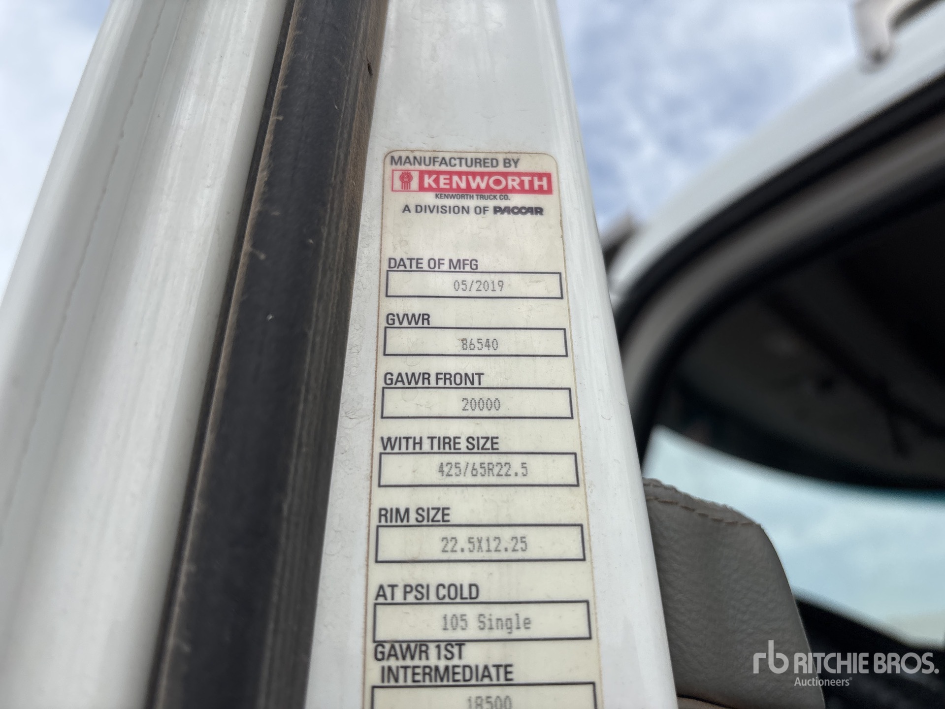 2020 Kenworth W990
