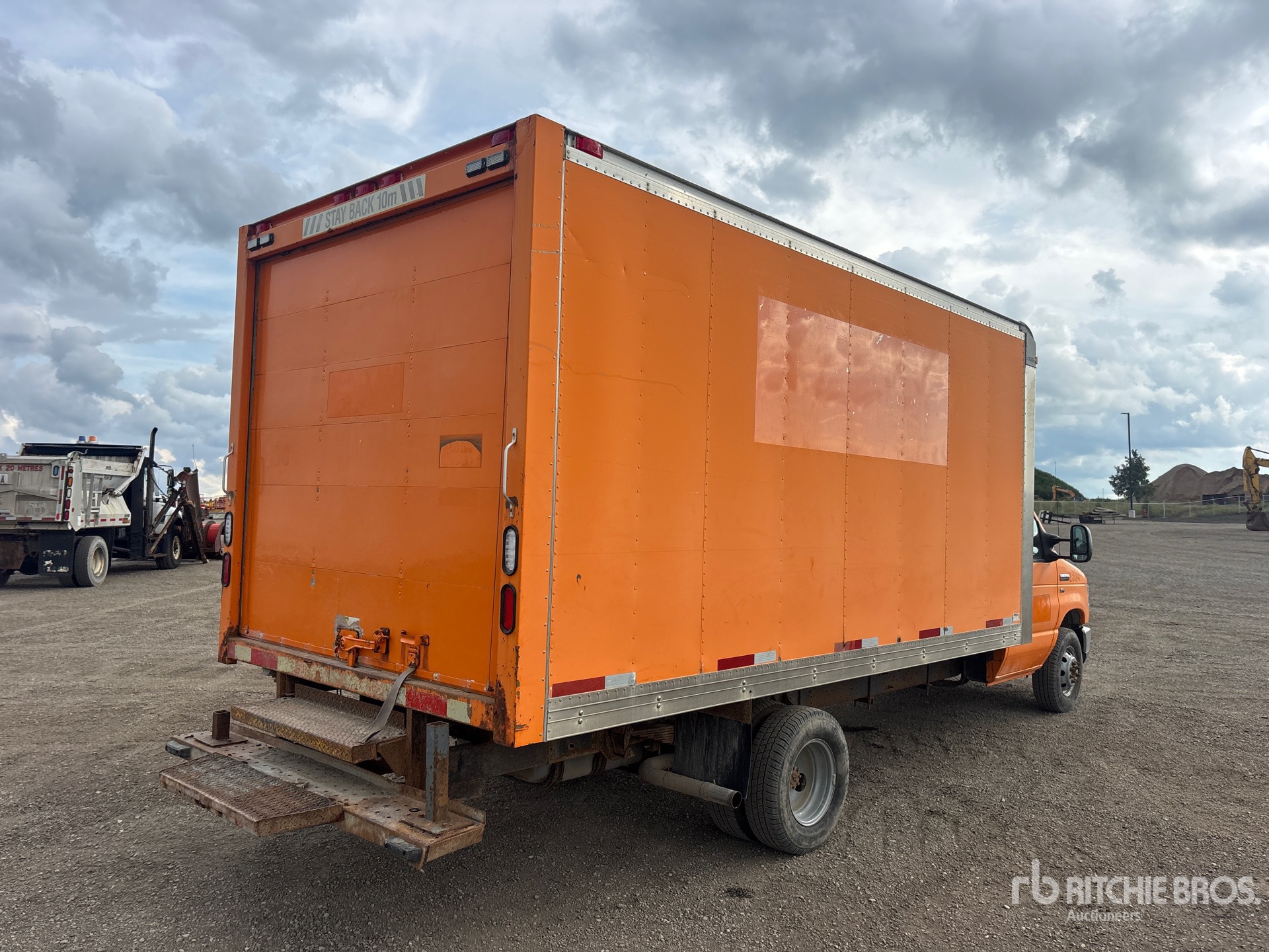2013 Ford E-450